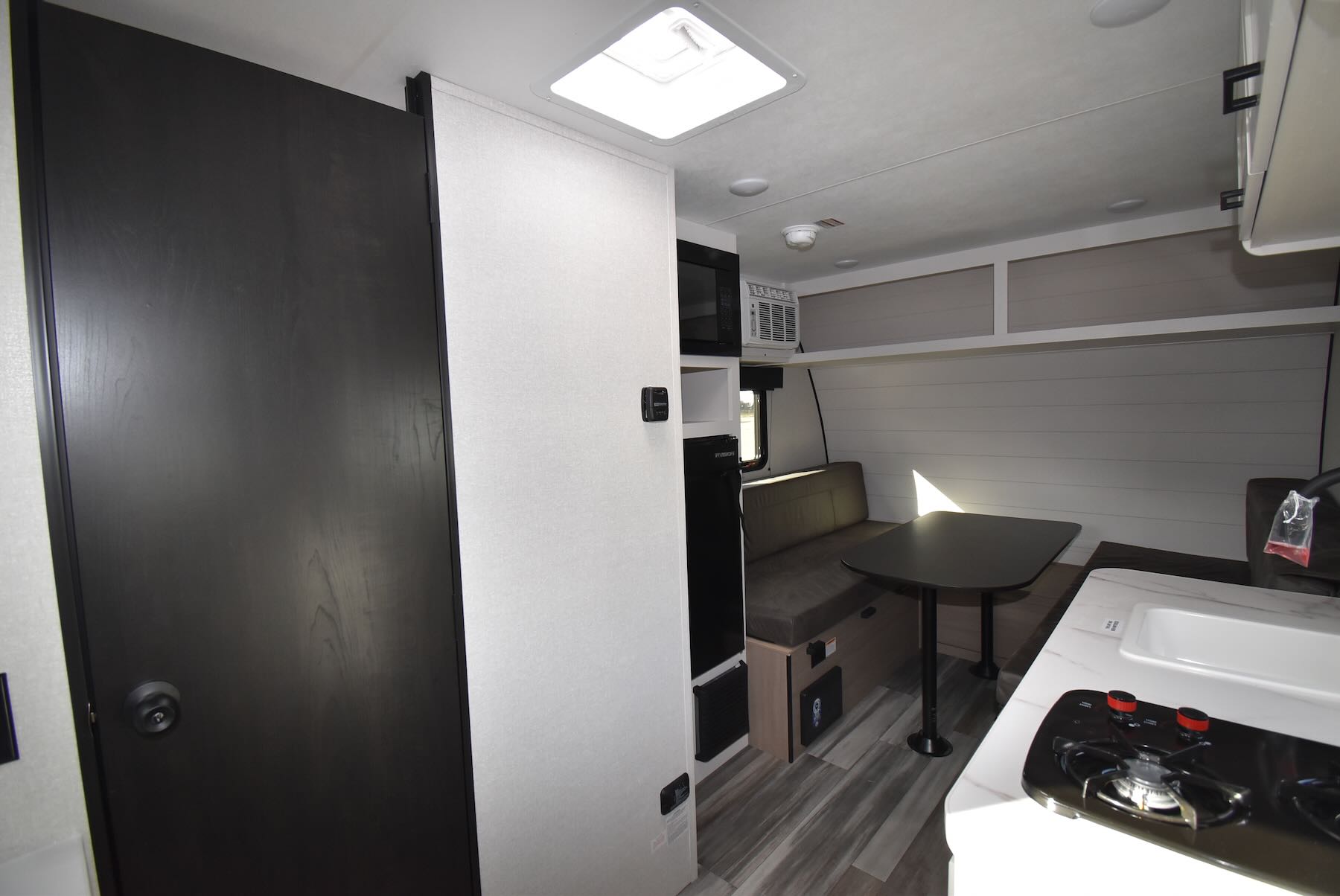 2026-Jayco-Jay-Flight-SLX-140TB-07R8905-28