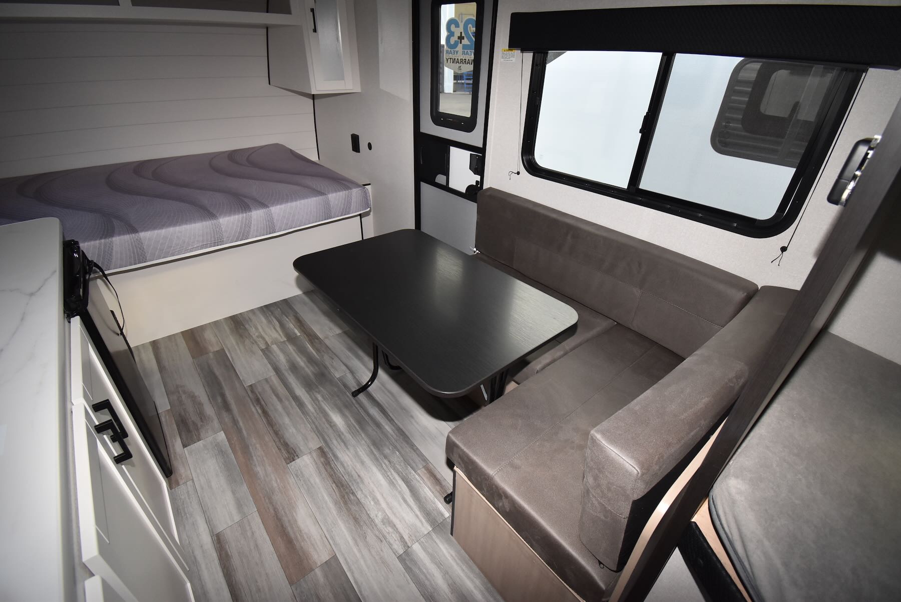 2026-Jayco-Jay-Flight-SLX-172DB-07R8904-12