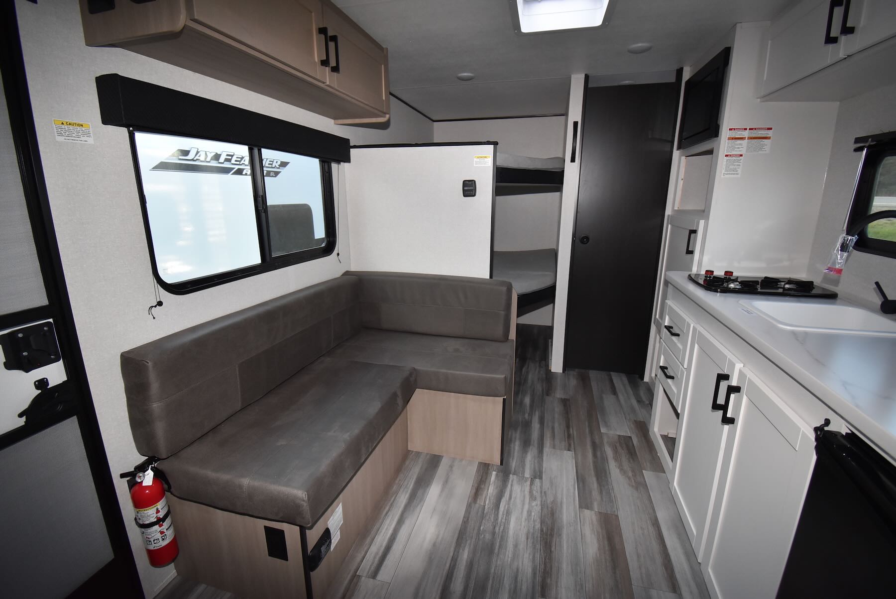 2026-Jayco-Jay-Flight-SLX-172DB-07R8904-34