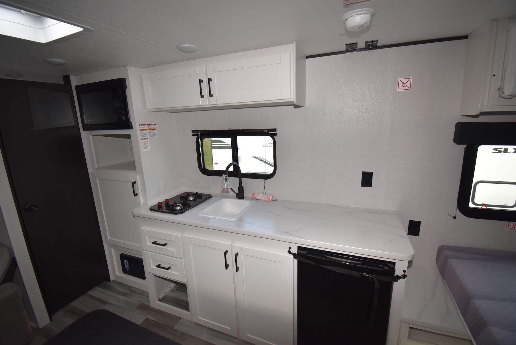 2026-Jayco-Jay-Flight-SLX-172DB-07R8904-5