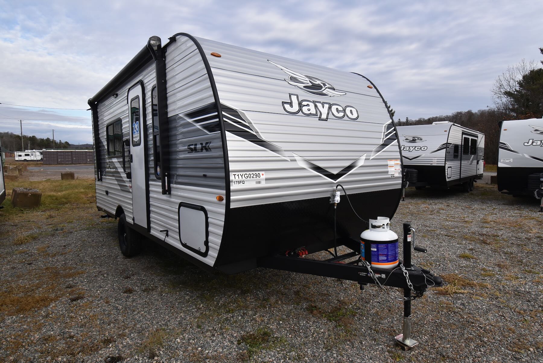 2026-Jayco-Jay-Flight-SLX-175FQ-07R8930-1
