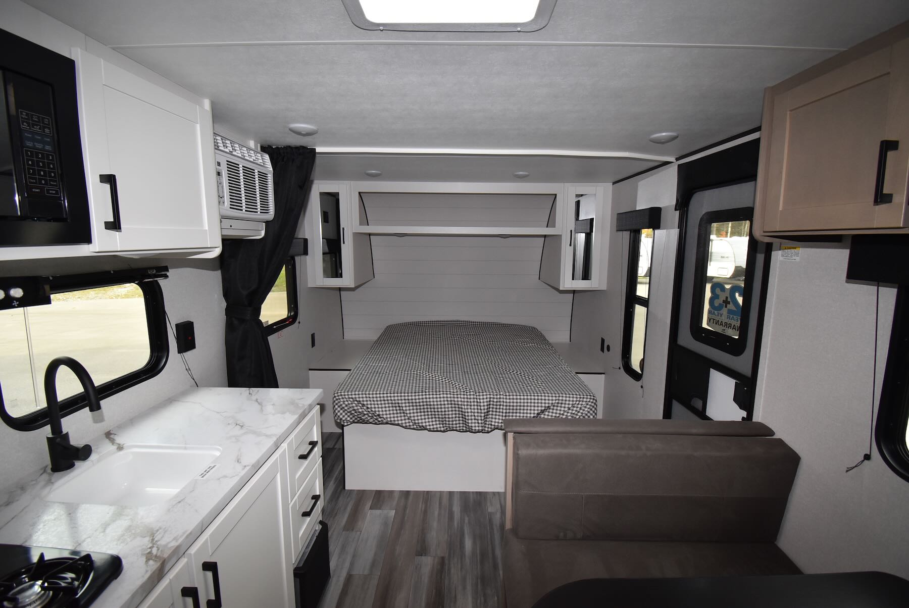 2026-Jayco-Jay-Flight-SLX-175FQ-07R8930-4