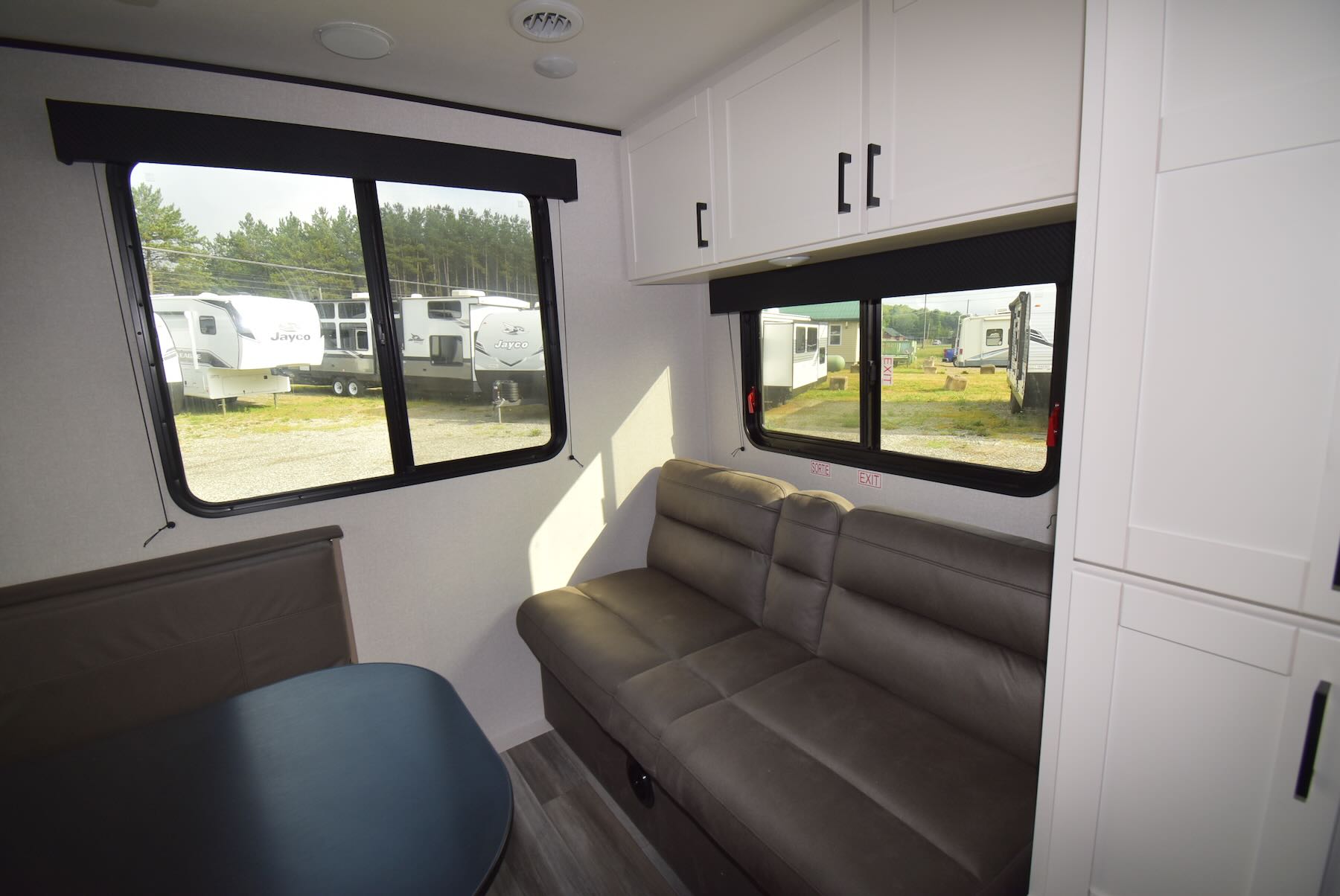 2026-Jayco-Jay-Flight-SLX-210QB-07R8927-19