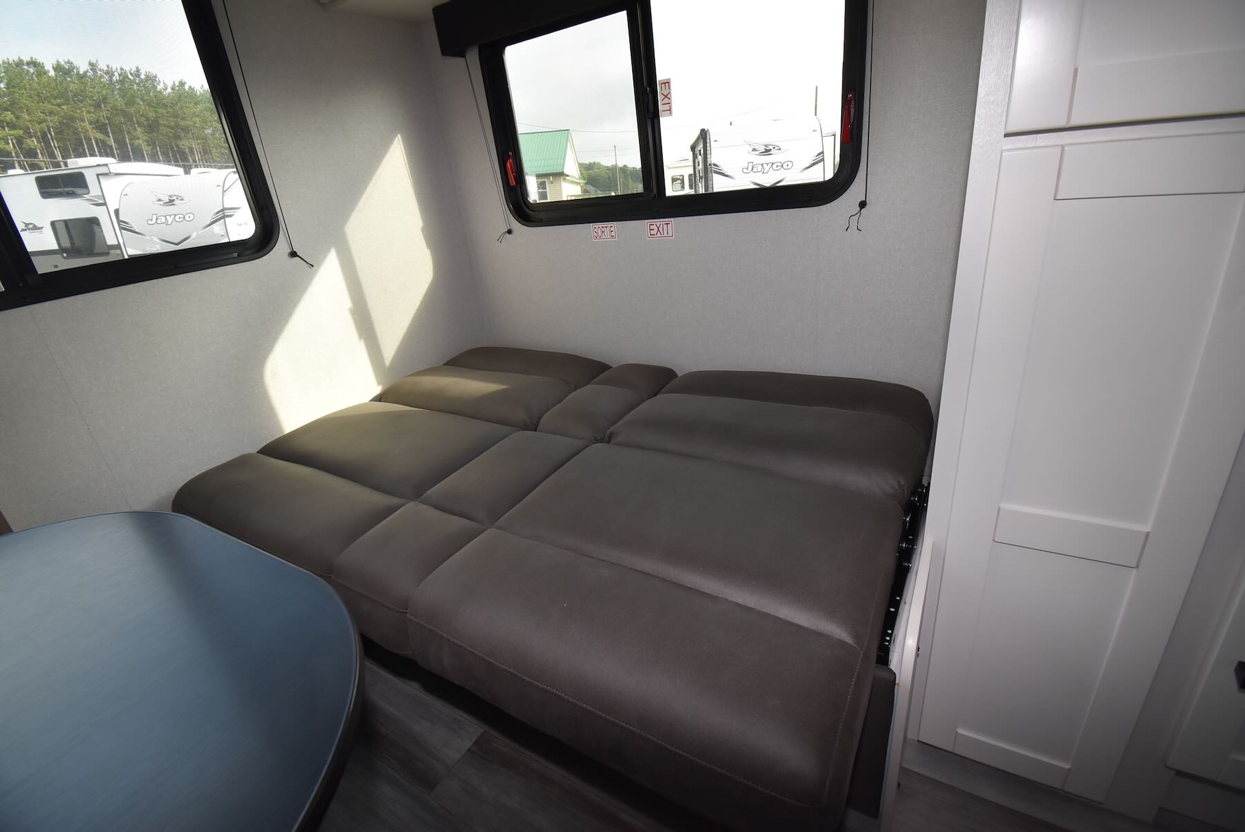 2026-Jayco-Jay-Flight-SLX-210QB-07R8927-21