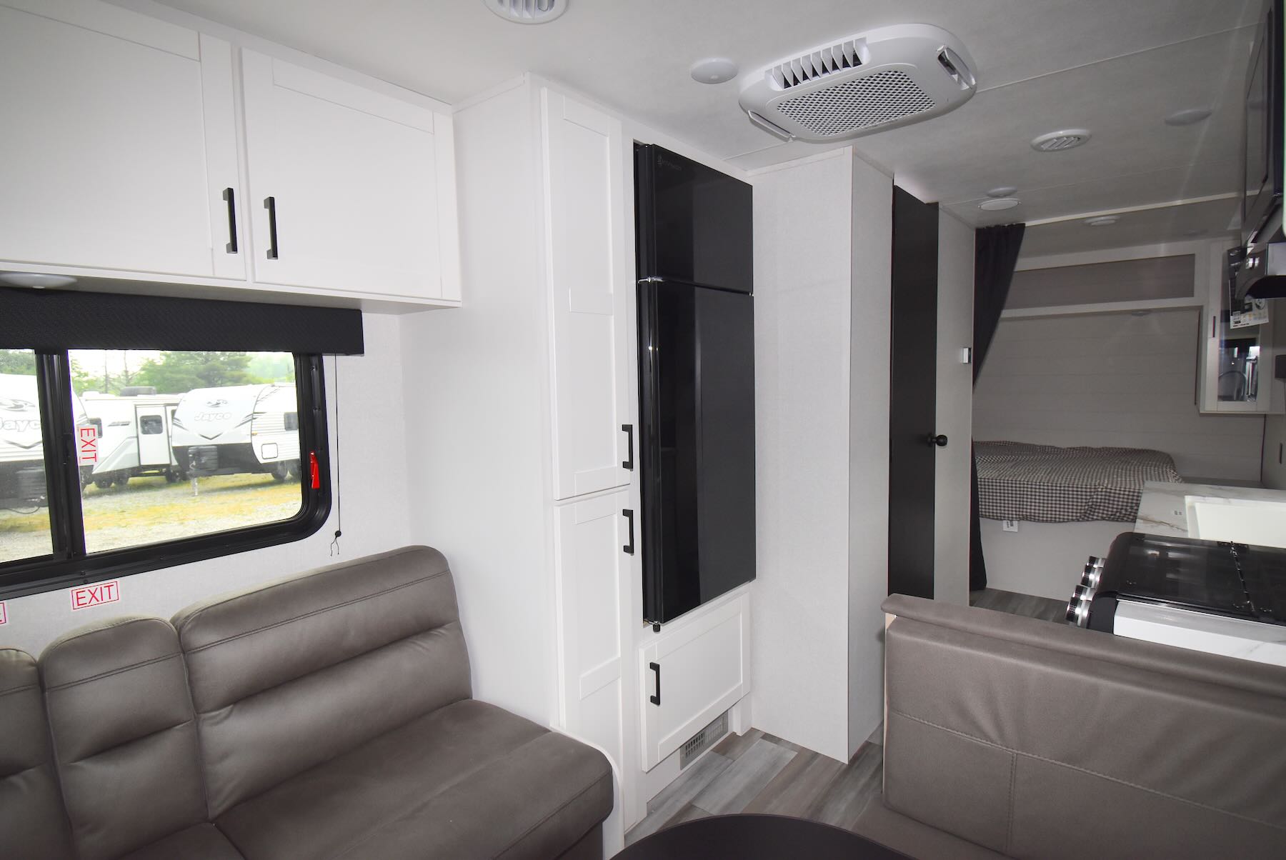 2026-Jayco-Jay-Flight-SLX-210QB-07R8927-40