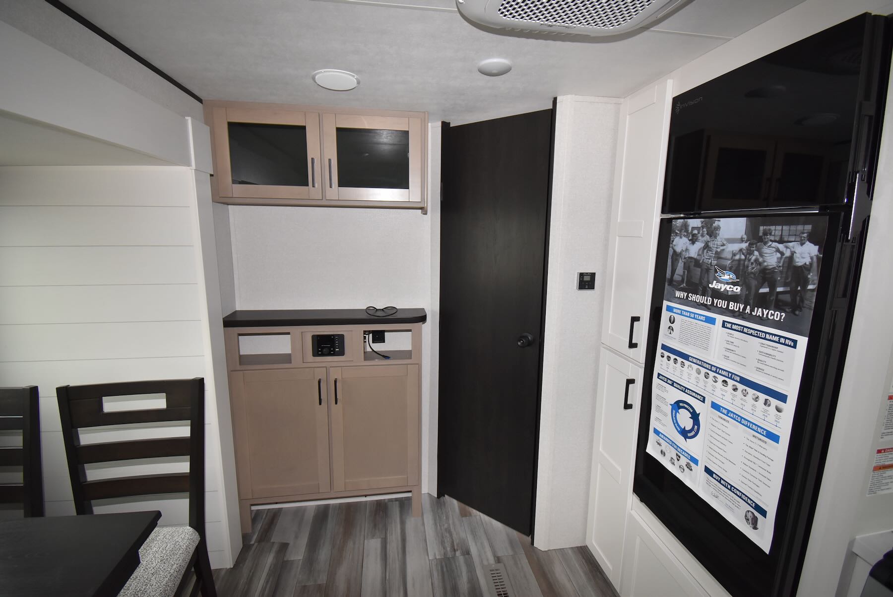 2026-Jayco-Jay-Flight-SLX-262RLS-07R8906-24