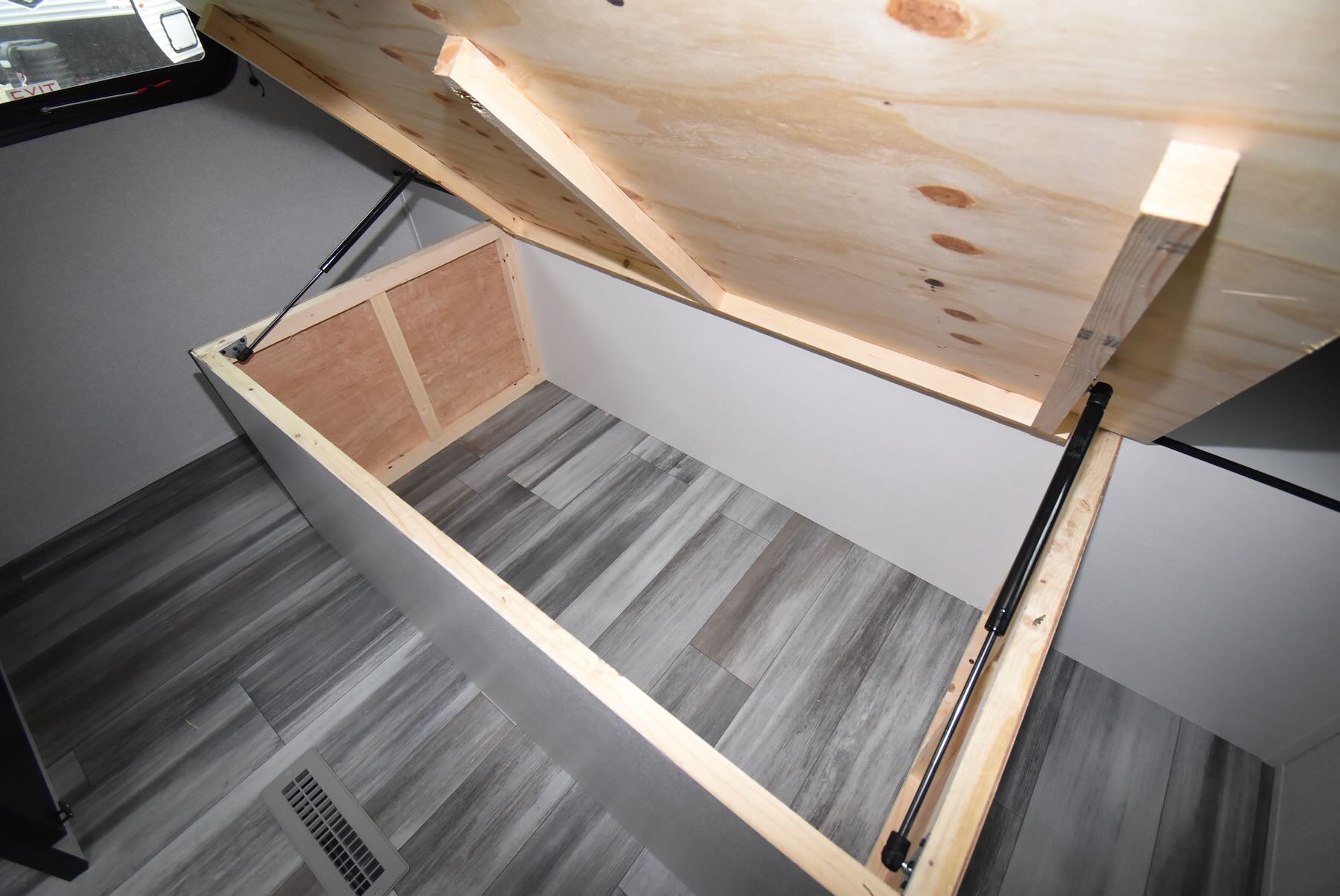 2026-Jayco-Jay-Flight-SLX-262RLS-07R8906-38