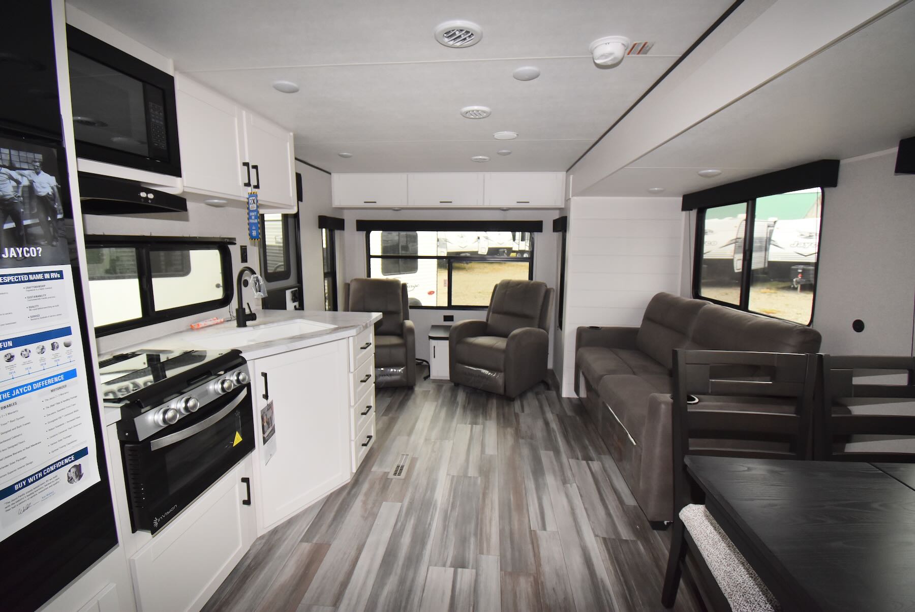 2026-Jayco-Jay-Flight-SLX-262RLS-07R8906-4