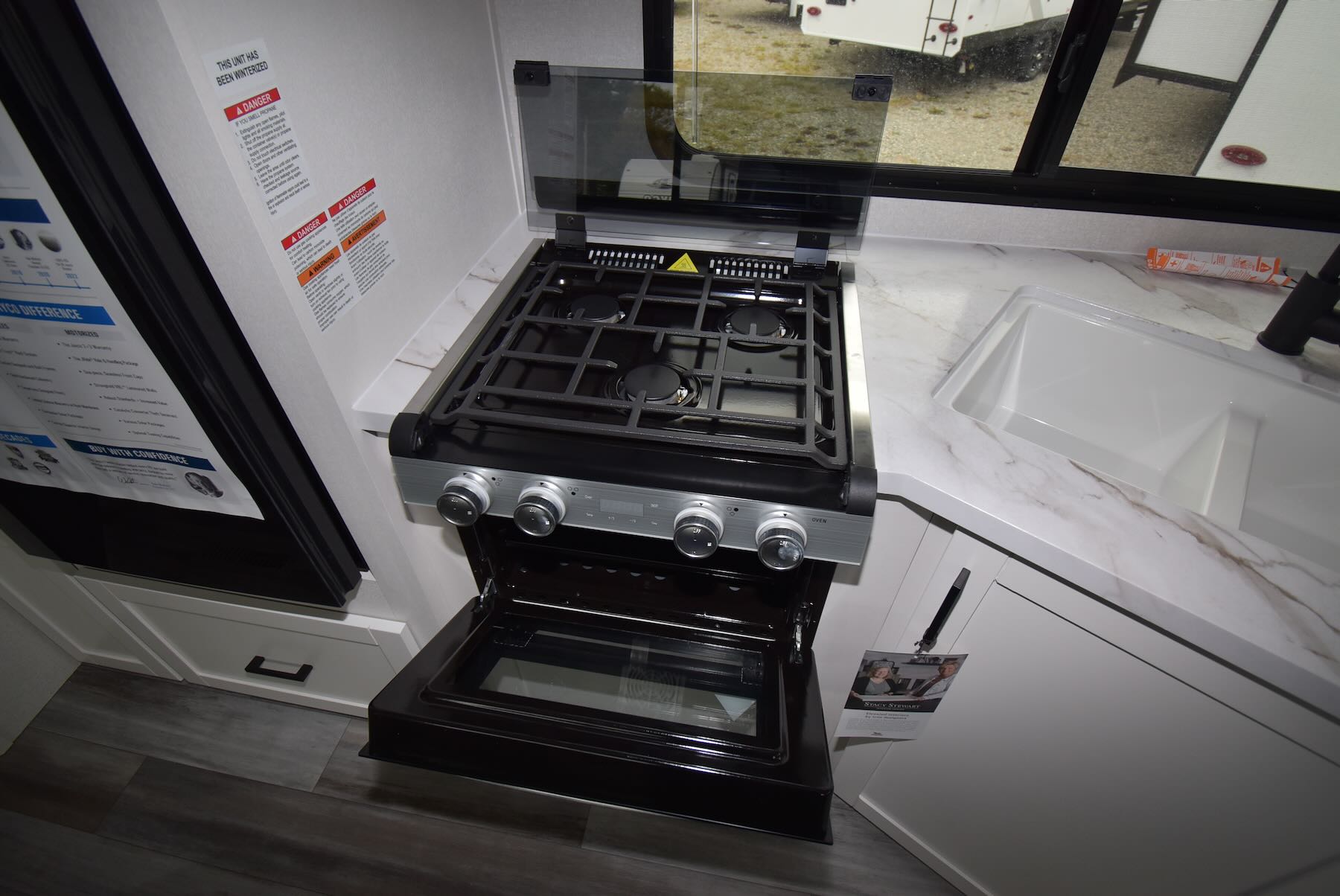 2026-Jayco-Jay-Flight-SLX-262RLS-07R8906-9