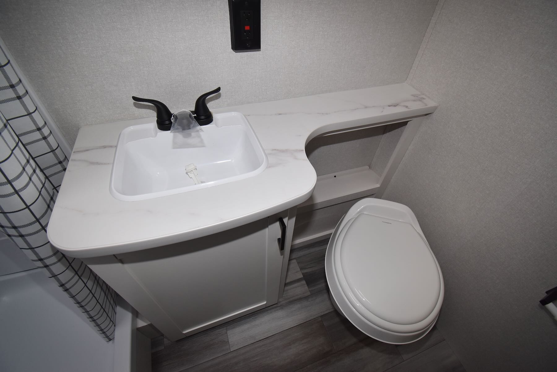 2026-Jayco-Jay-Flight-SLX-325BHT-07R8903-38