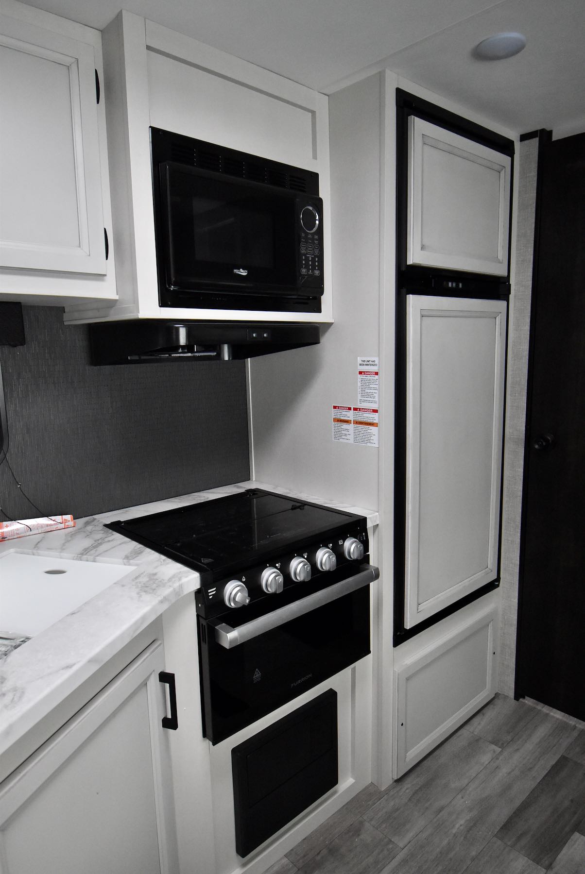 2022-Jayco-Jay-Flight-24RBS-07L8120-12