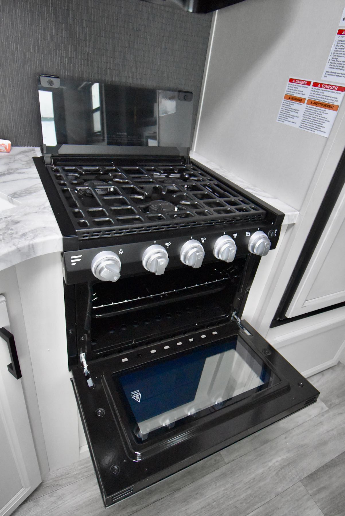 2022-Jayco-Jay-Flight-24RBS-07L8120-14