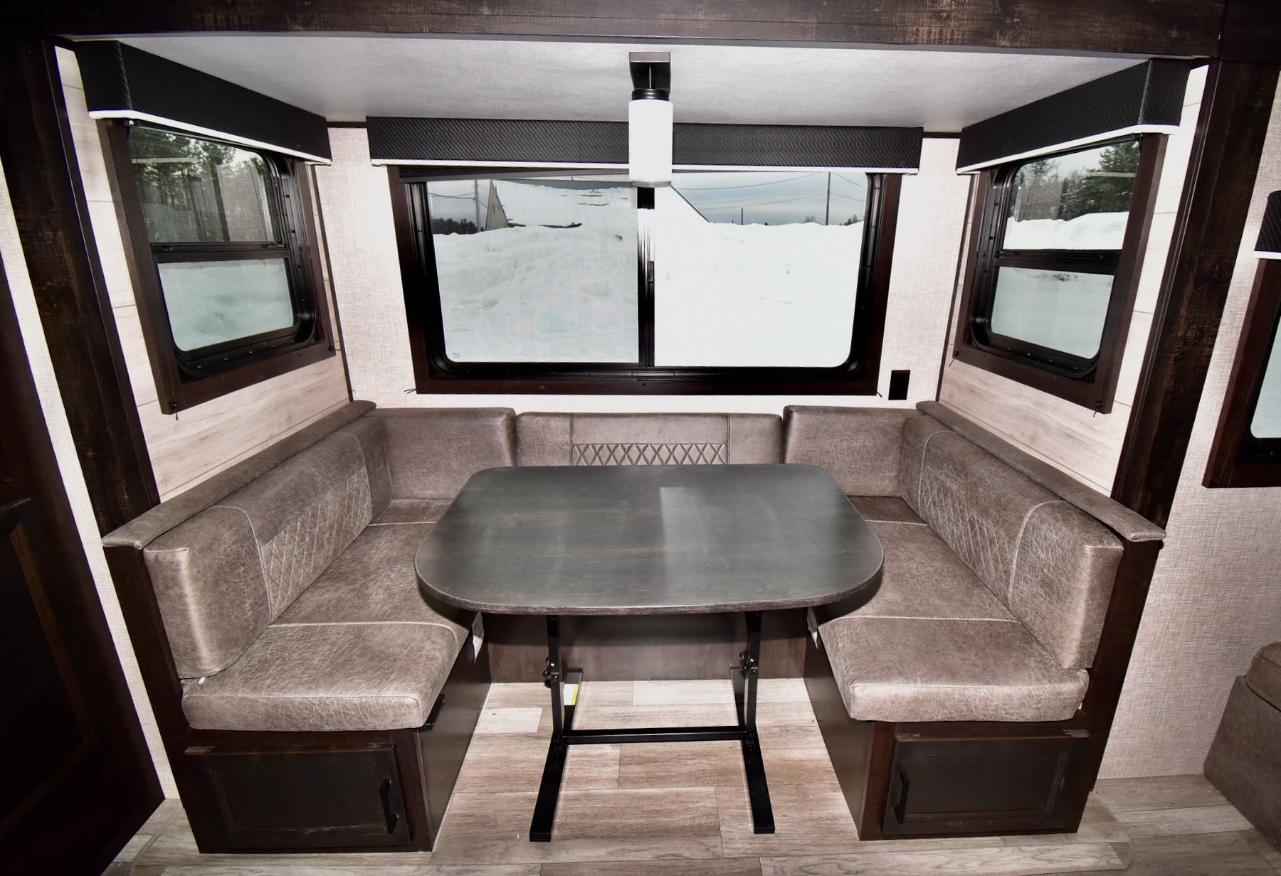 2022-Jayco-Jay-Flight-24RBS-07L8120-17