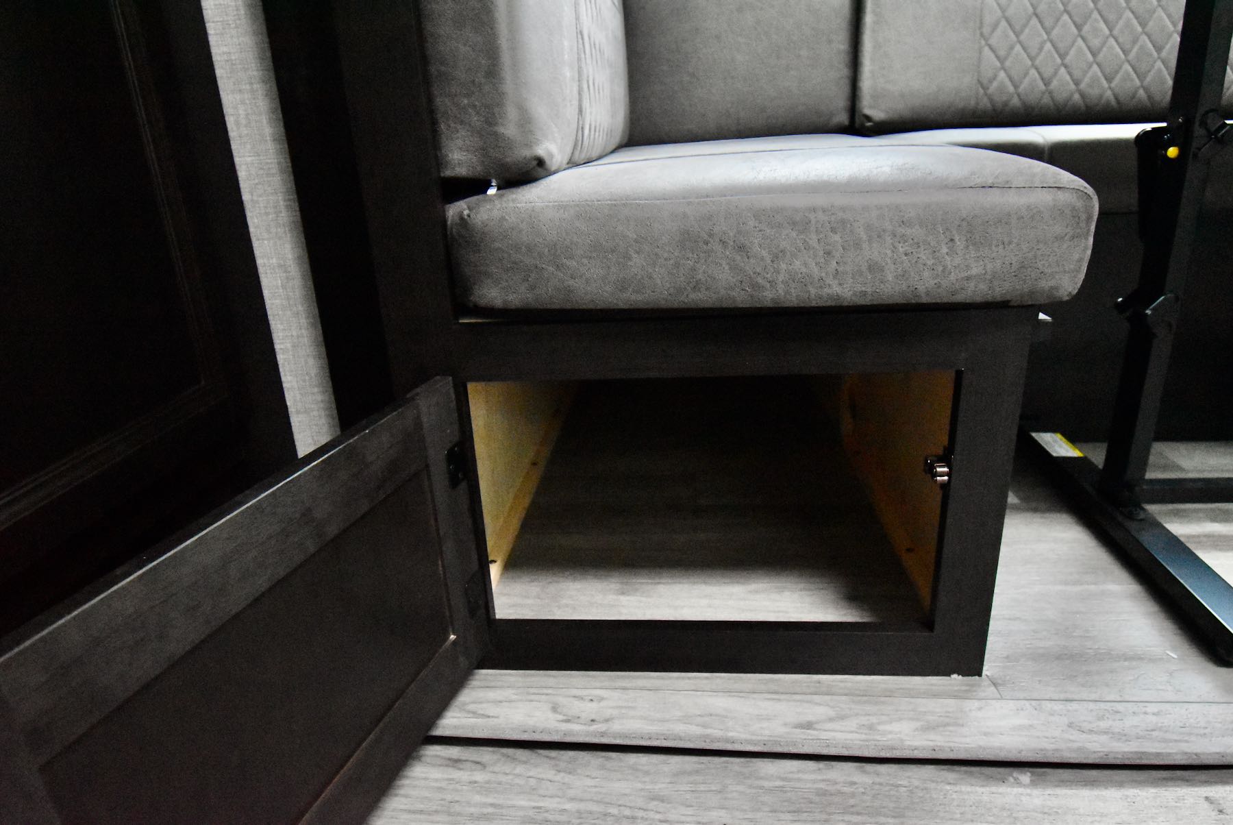 2022-Jayco-Jay-Flight-24RBS-07L8120-18