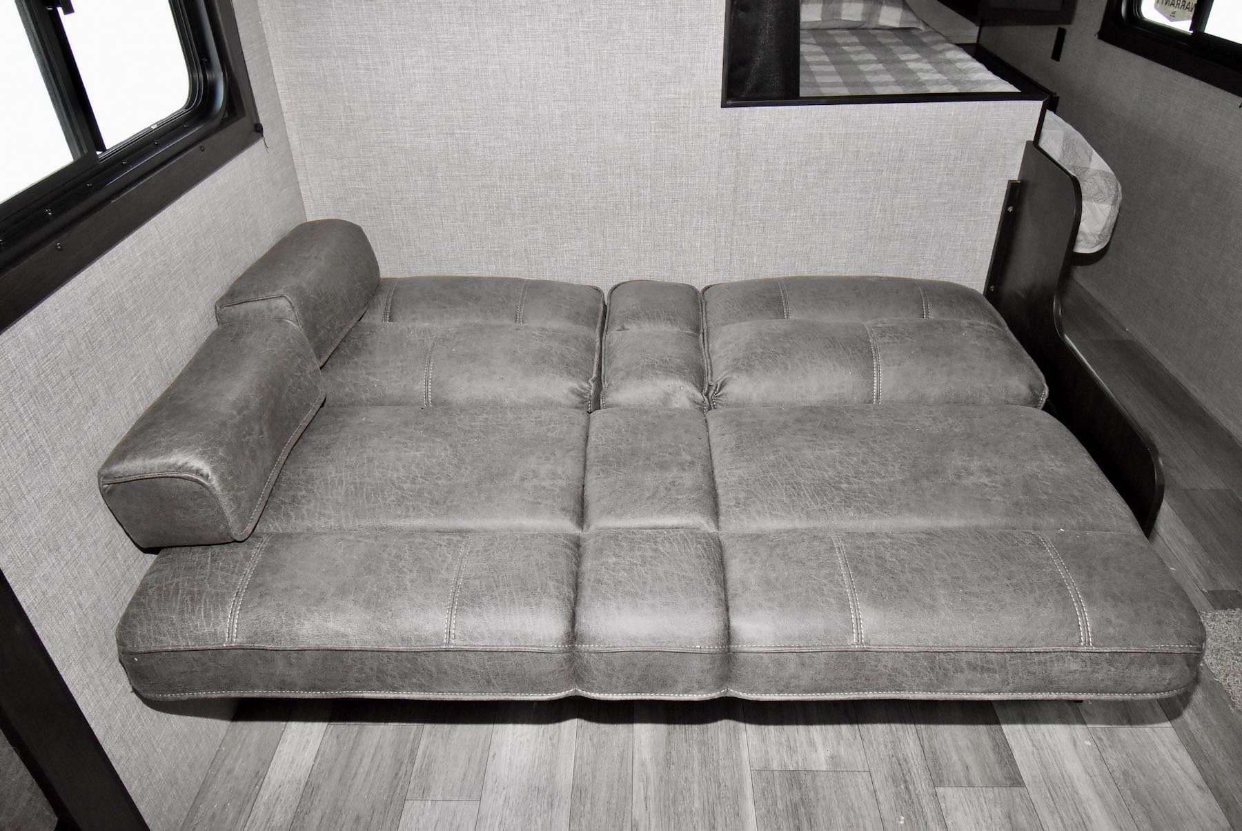 2022-Jayco-Jay-Flight-24RBS-07L8120-23