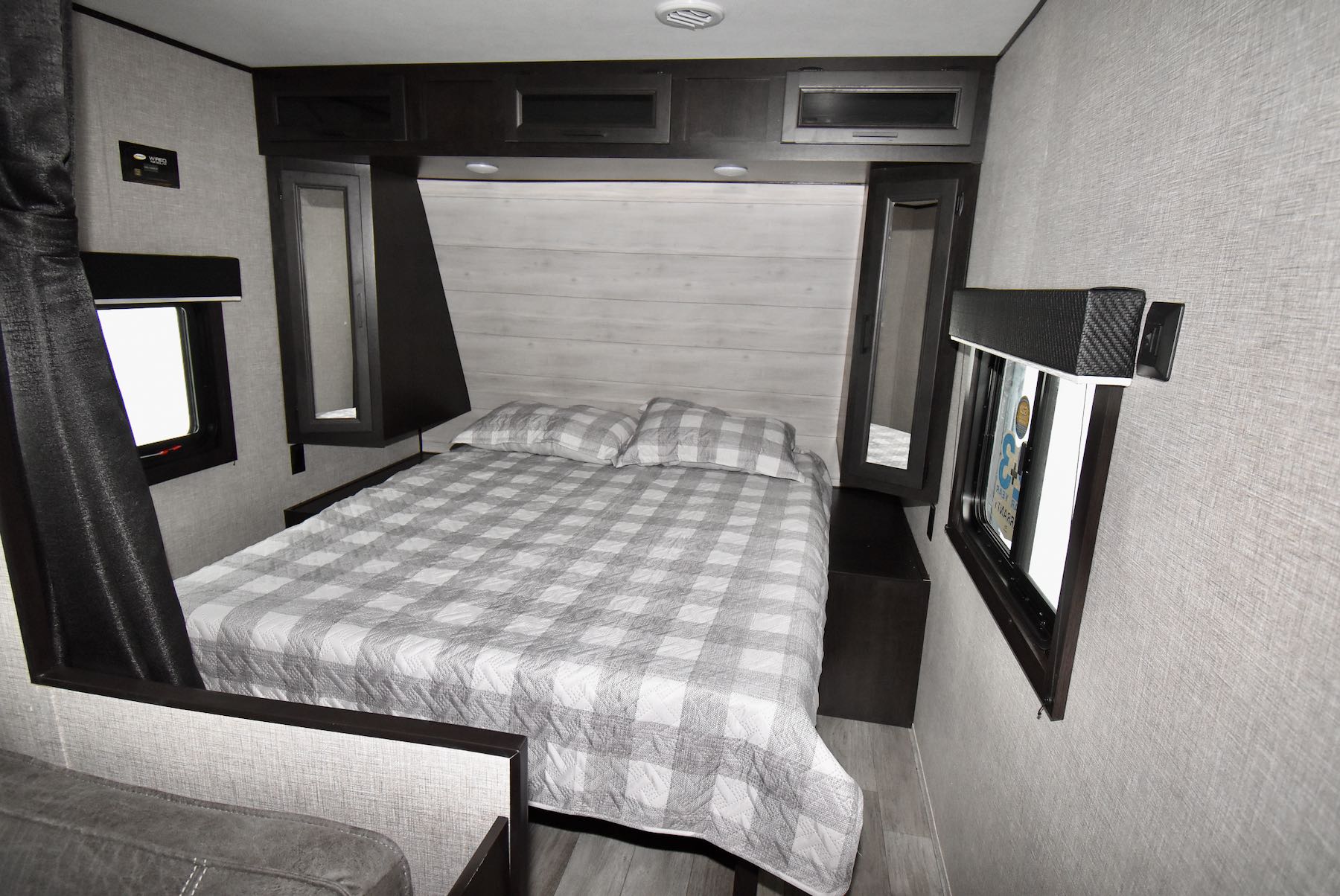 2022-Jayco-Jay-Flight-24RBS-07L8120-24