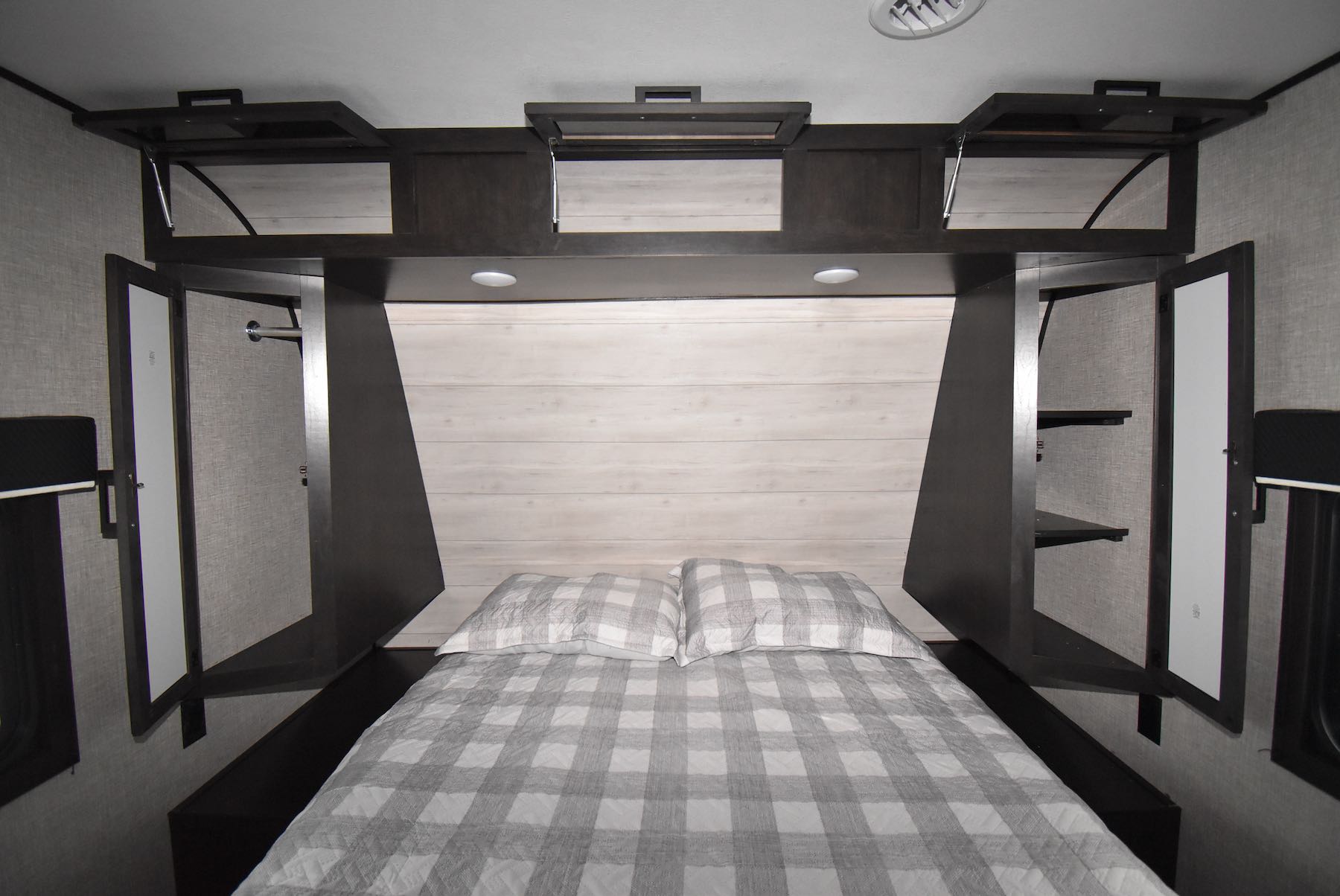 2022-Jayco-Jay-Flight-24RBS-07L8120-25