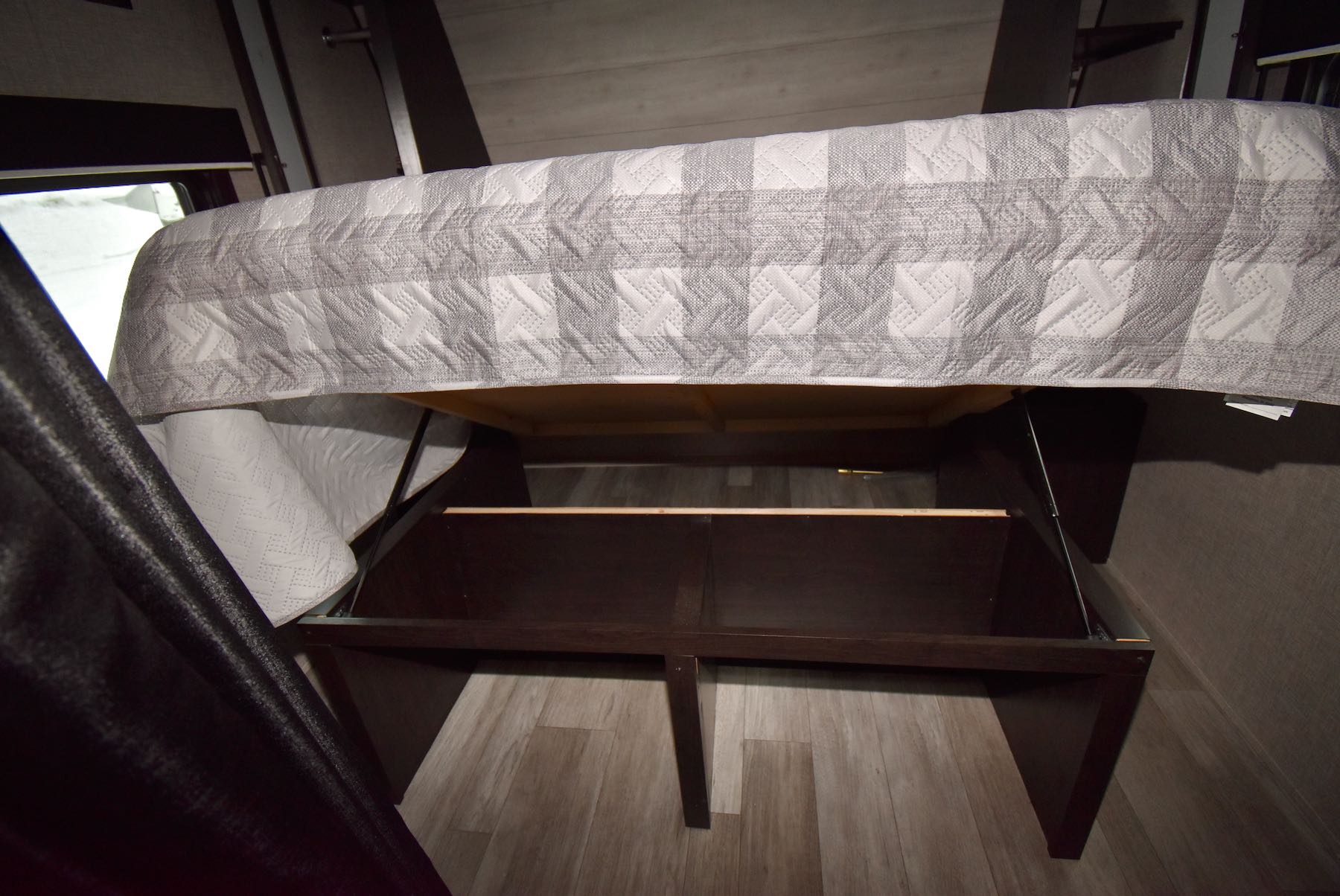 2022-Jayco-Jay-Flight-24RBS-07L8120-26