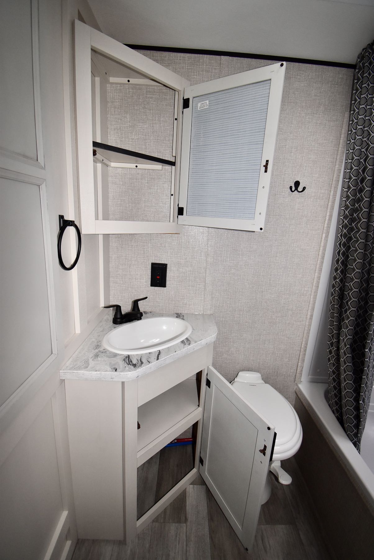 2022-Jayco-Jay-Flight-24RBS-07L8120-35