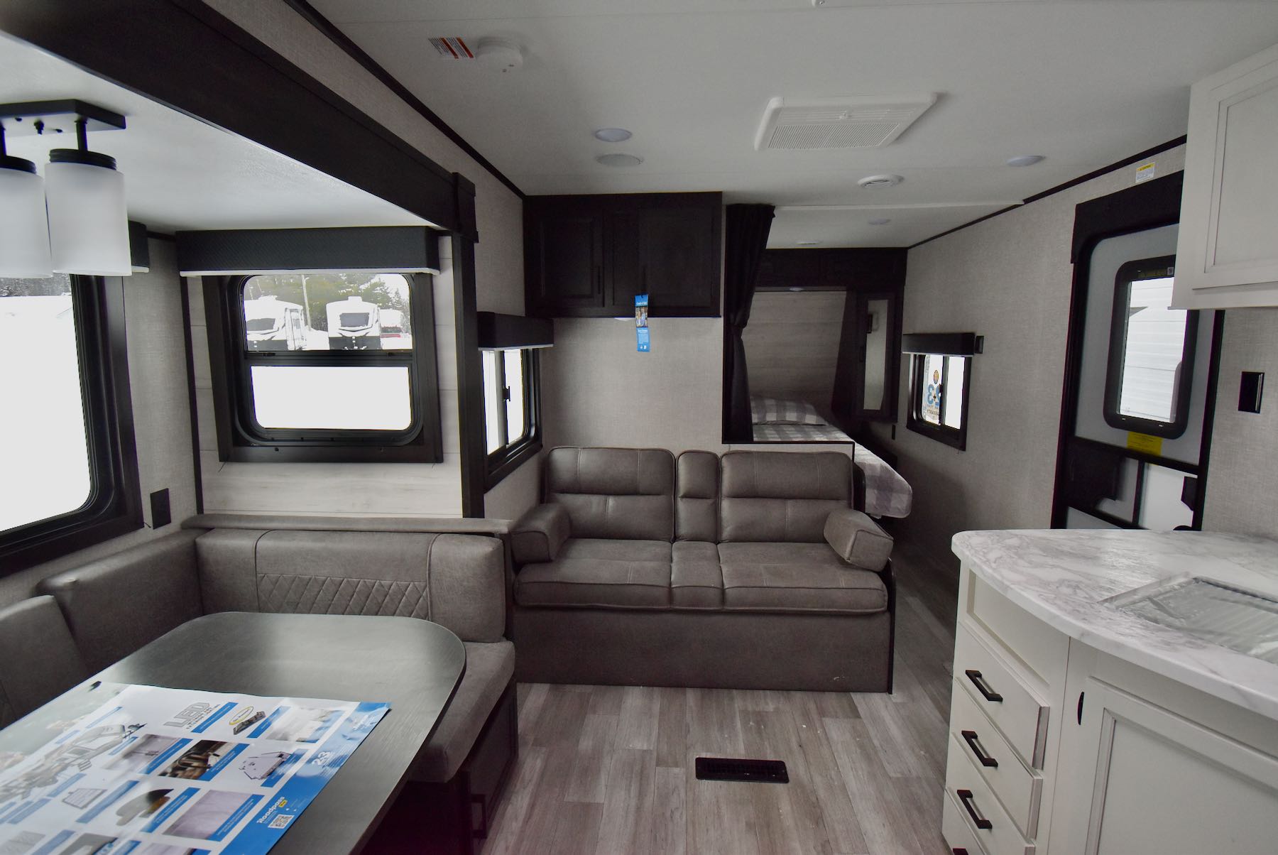 2022-Jayco-Jay-Flight-24RBS-07L8120-4