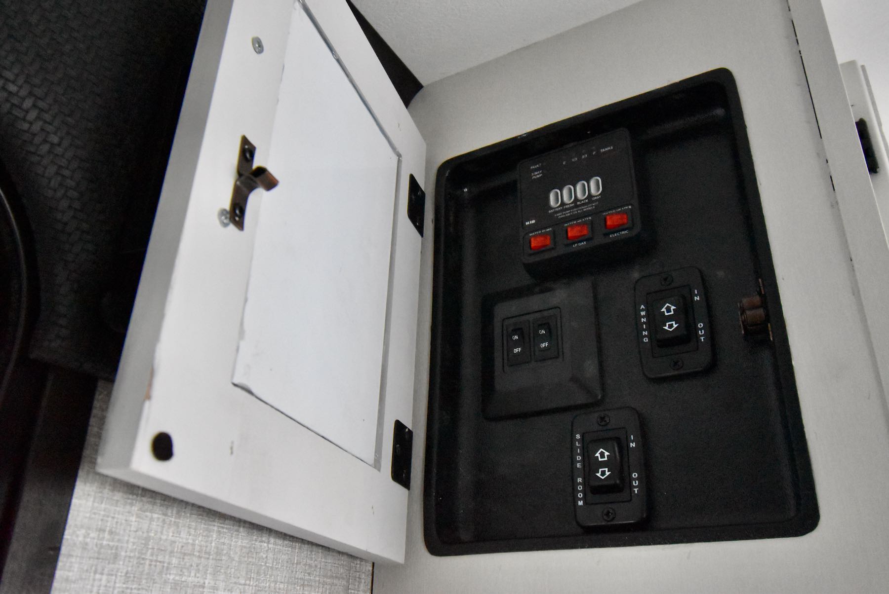 2022-Jayco-Jay-Flight-24RBS-07L8120-6