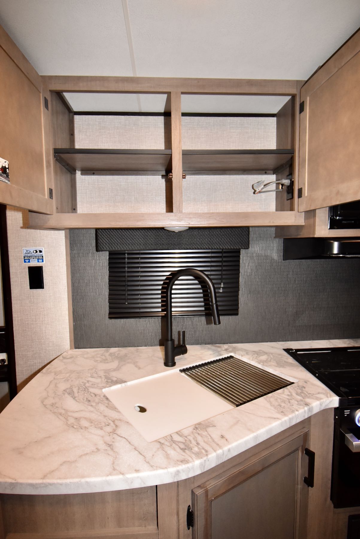 2022-Jayco-Jay-Flight-24RBS-07L8137-11