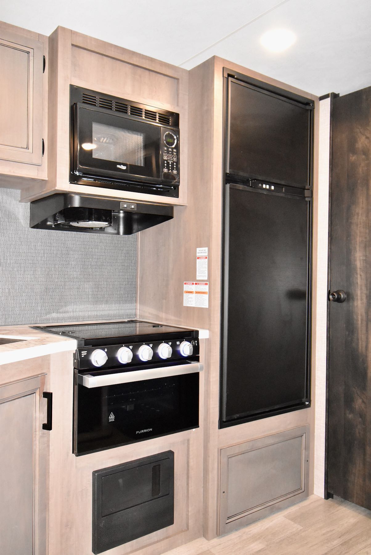 2022-Jayco-Jay-Flight-24RBS-07L8137-12