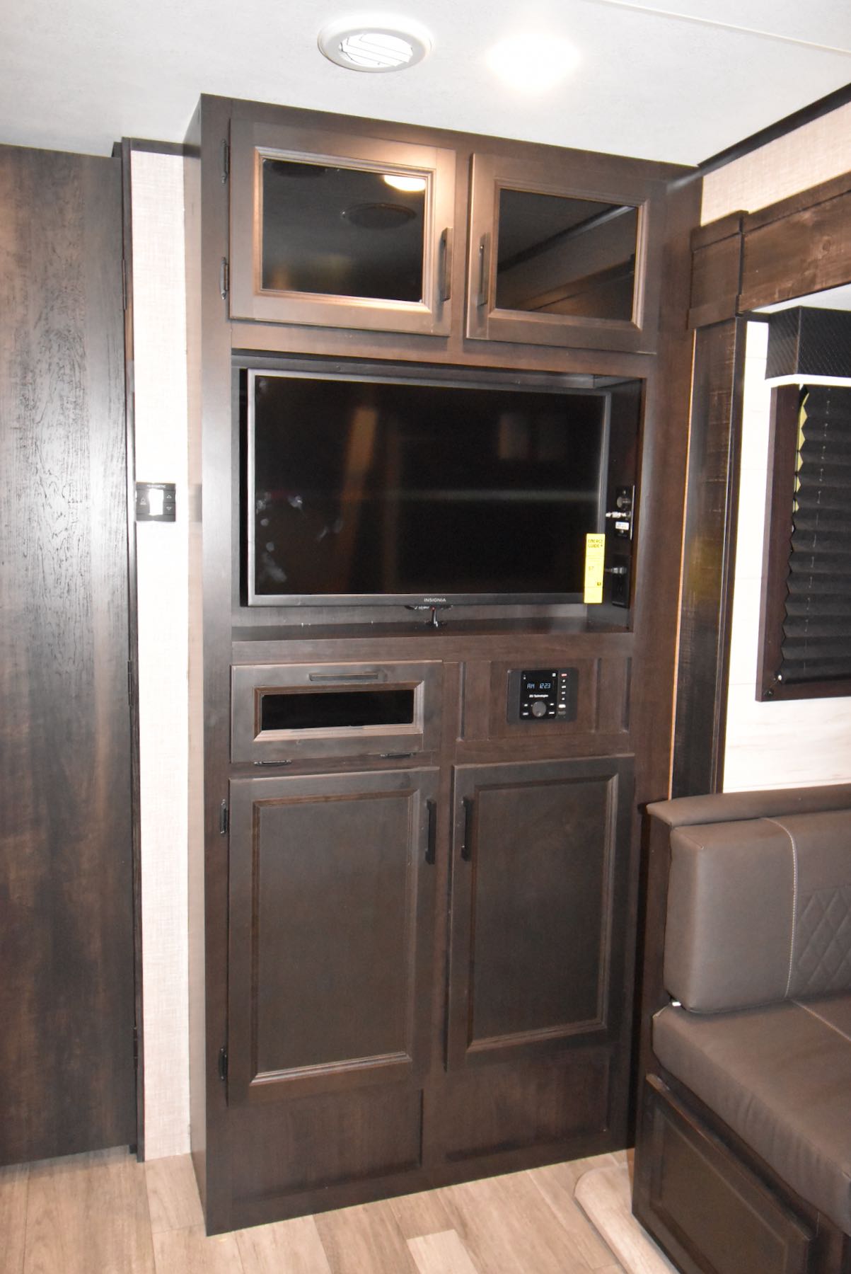 2022-Jayco-Jay-Flight-24RBS-07L8137-18