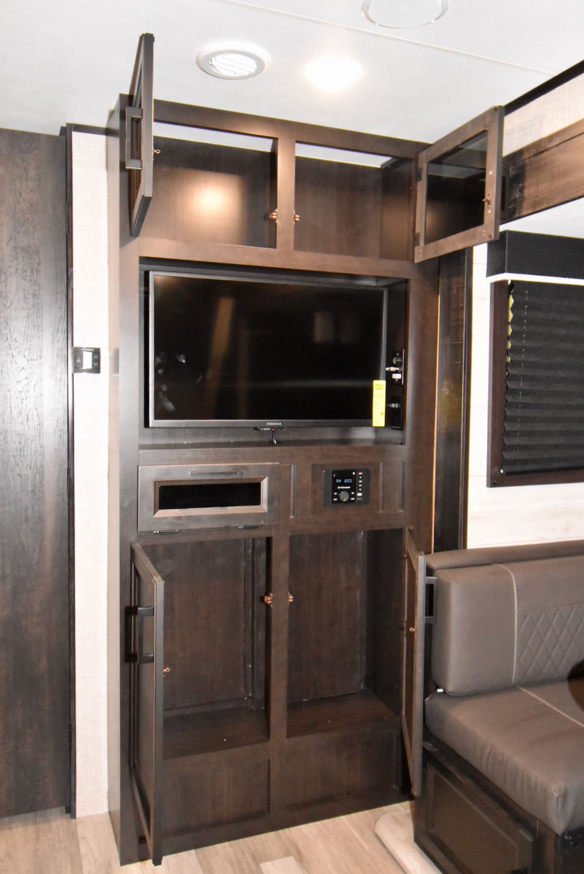 2022-Jayco-Jay-Flight-24RBS-07L8137-19