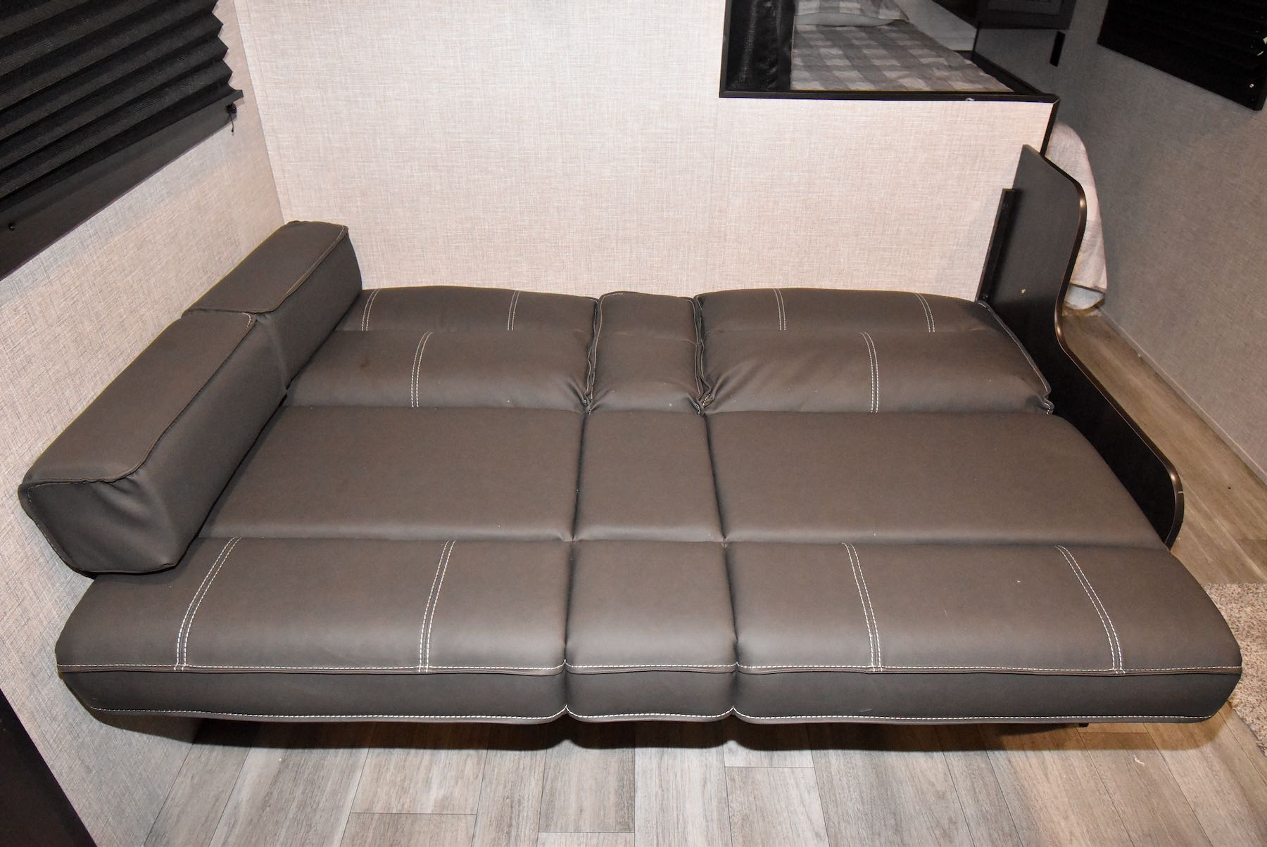 2022-Jayco-Jay-Flight-24RBS-07L8137-24