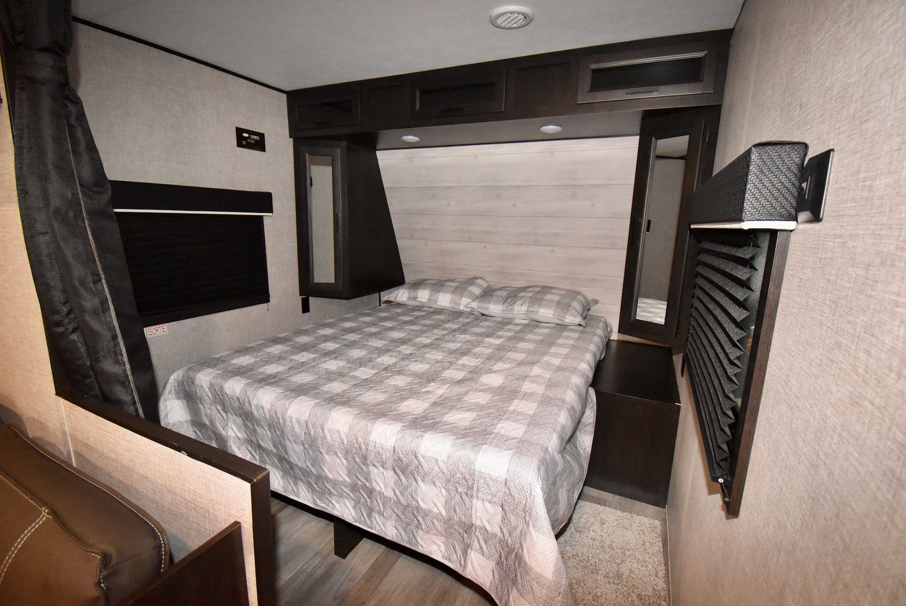 2022-Jayco-Jay-Flight-24RBS-07L8137-25