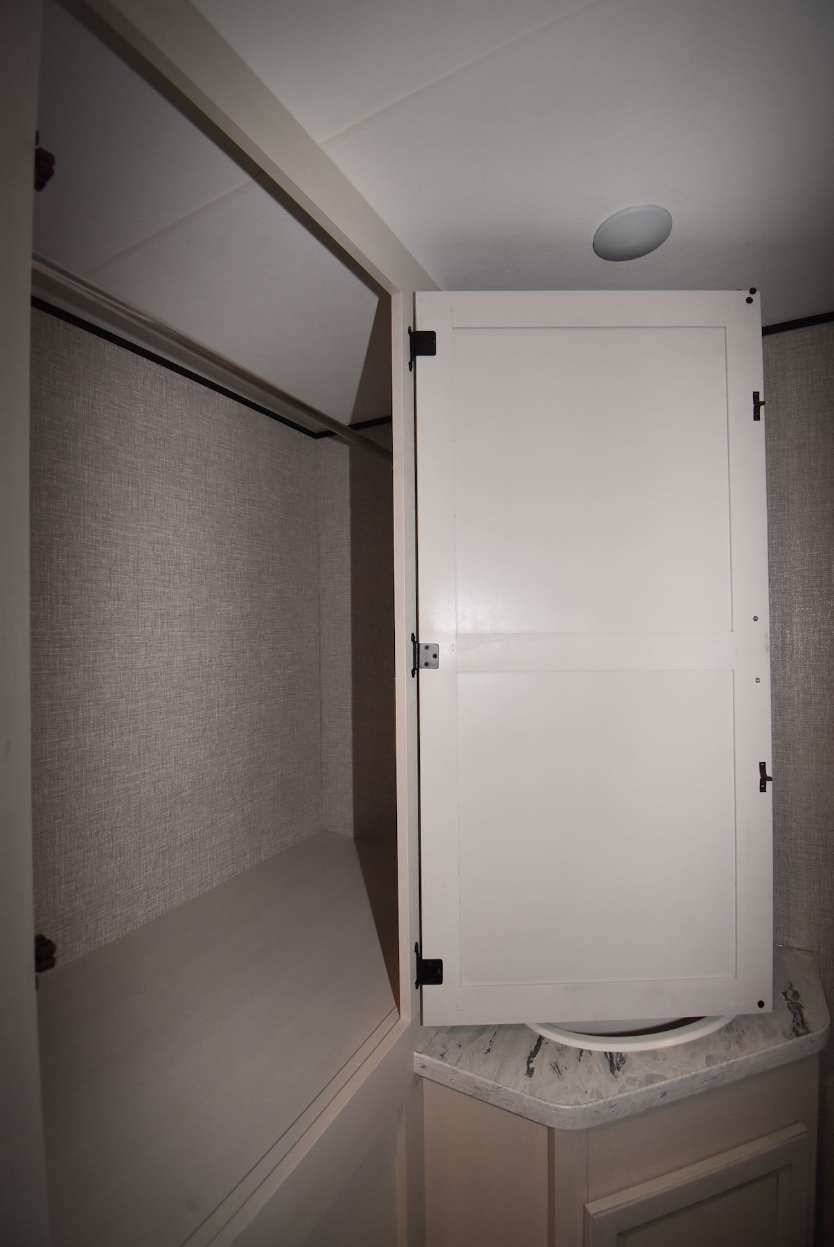 2022-Jayco-Jay-Flight-24RBS-07L8137-42