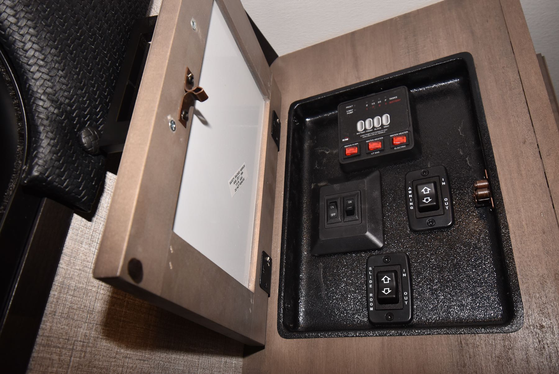 2022-Jayco-Jay-Flight-24RBS-07L8137-7