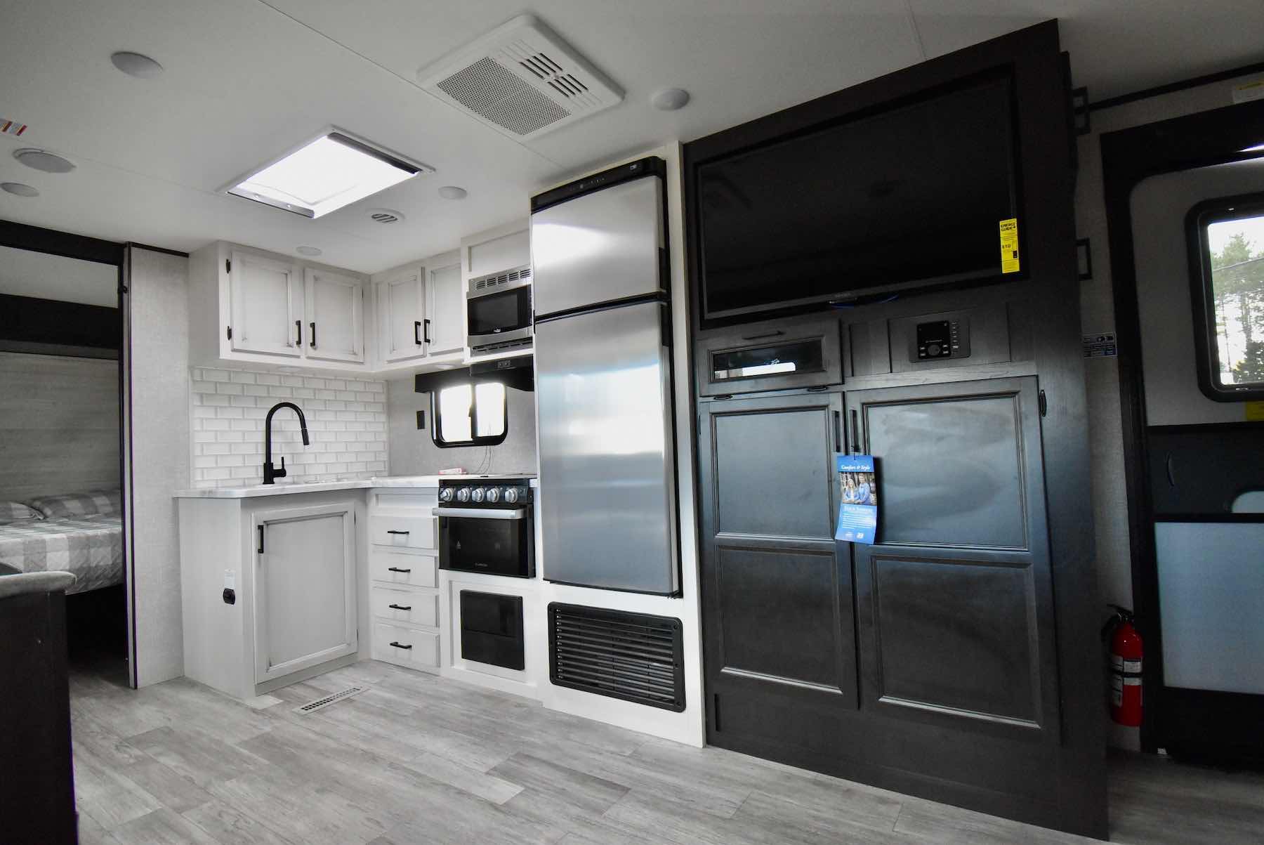 2022-Jayco-Jay-Flight-28BHS-07L8177-15