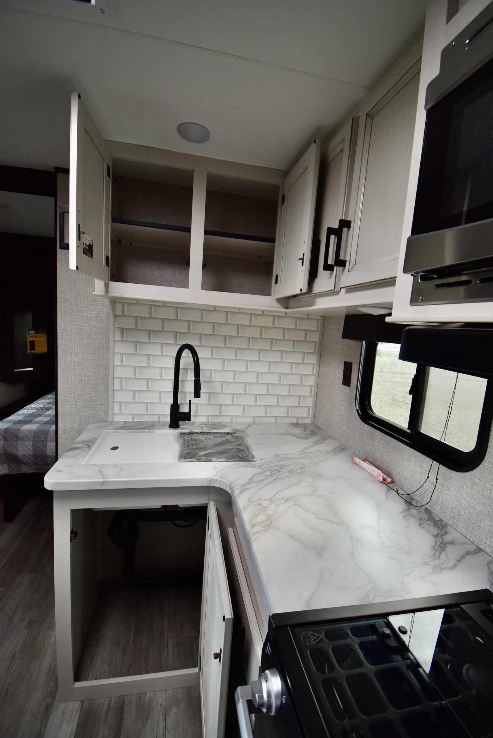 2022-Jayco-Jay-Flight-28BHS-07L8177-17