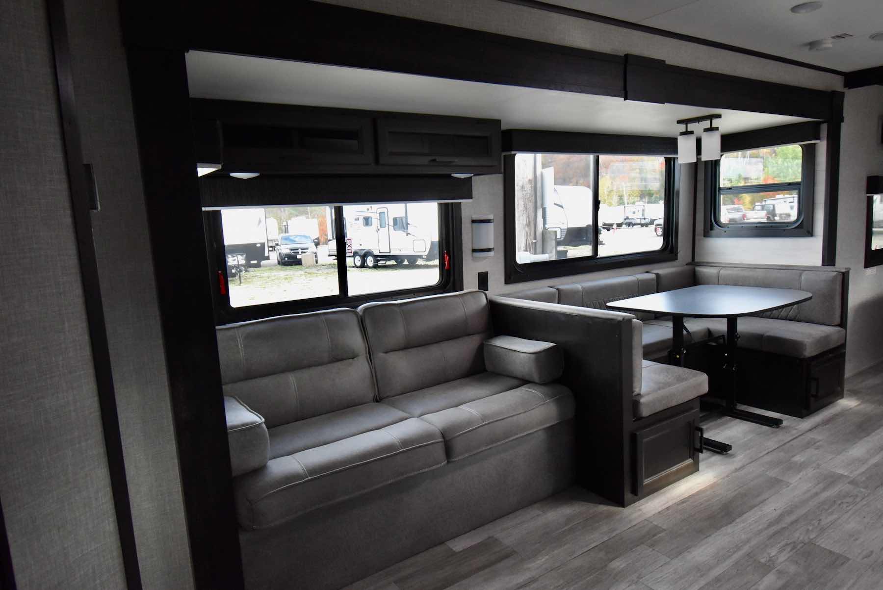 2022-Jayco-Jay-Flight-28BHS-07L8177-27