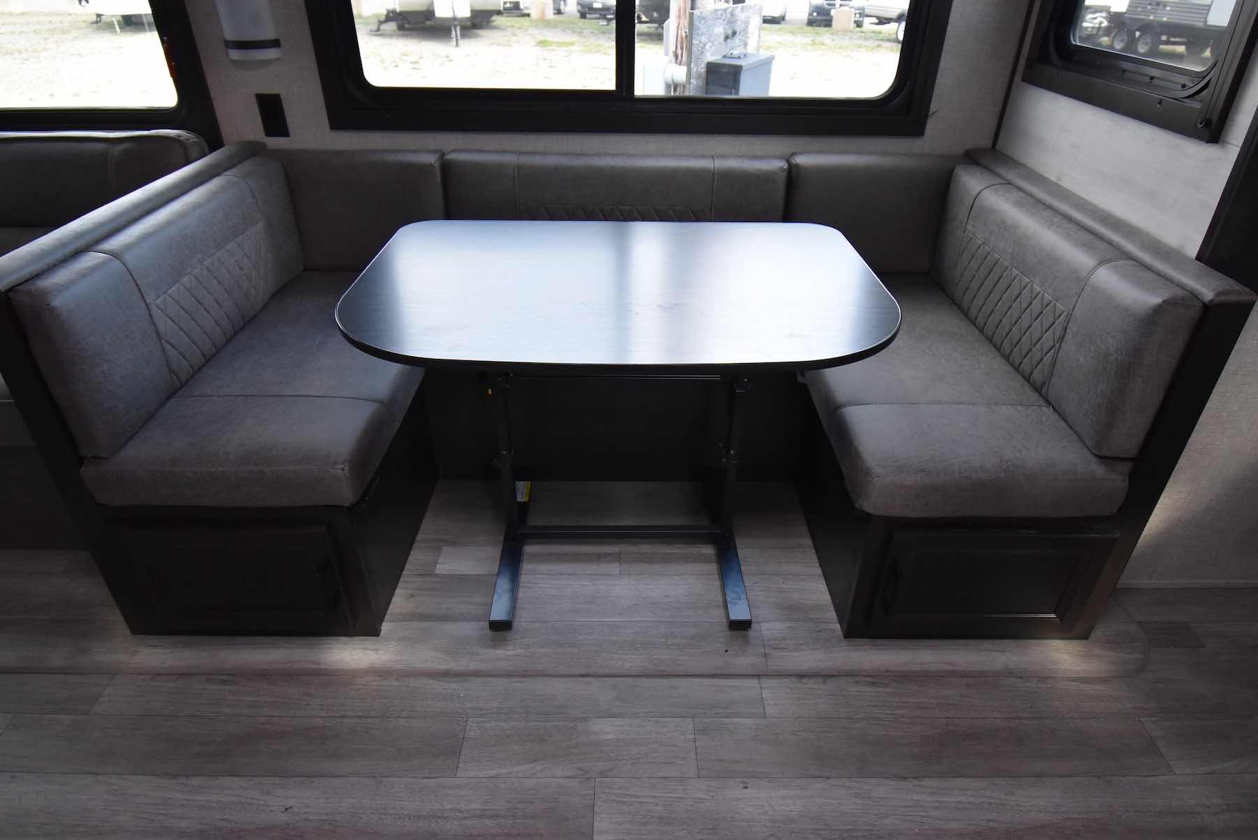 2022-Jayco-Jay-Flight-28BHS-07L8177-29