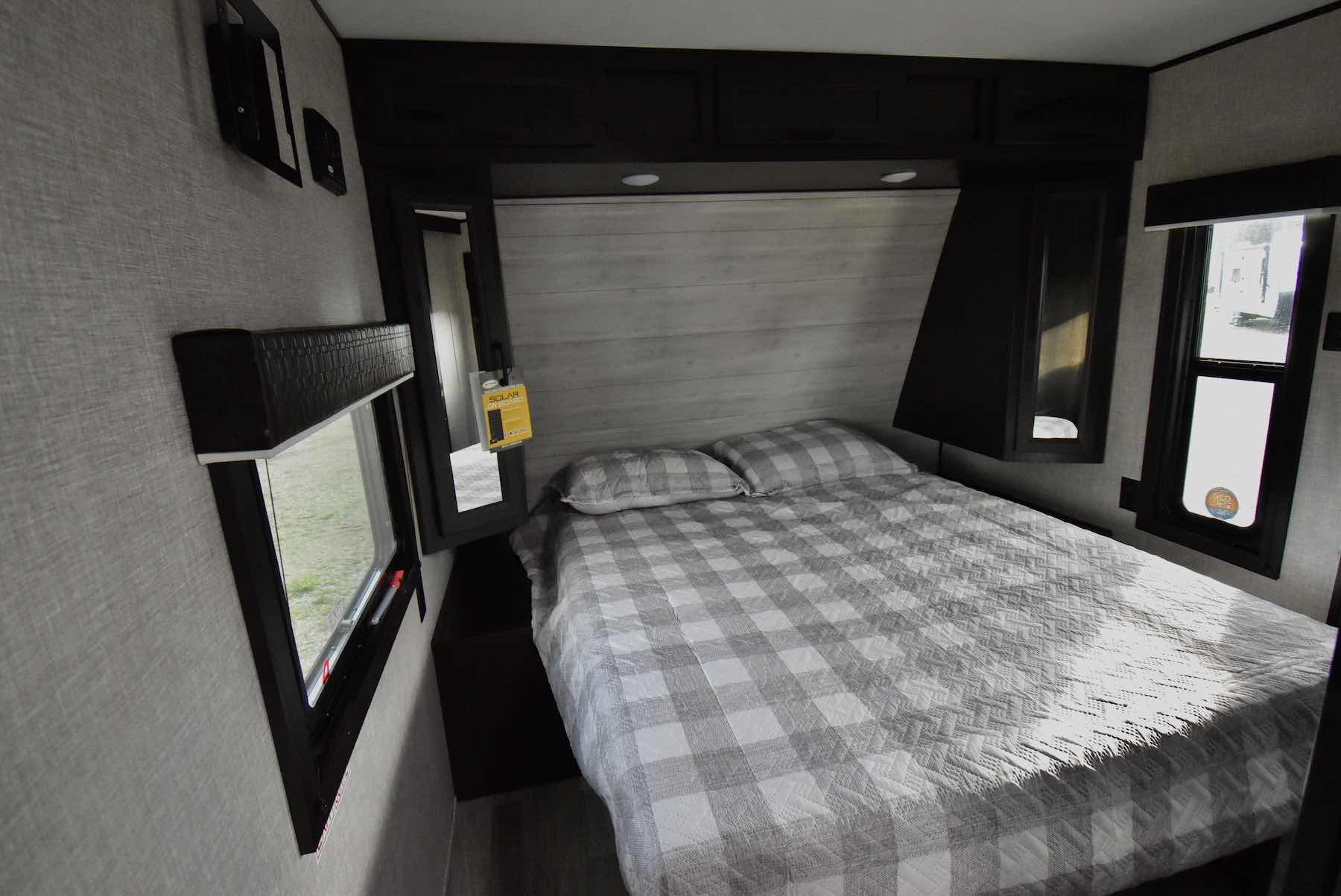 2022-Jayco-Jay-Flight-28BHS-07L8177-32