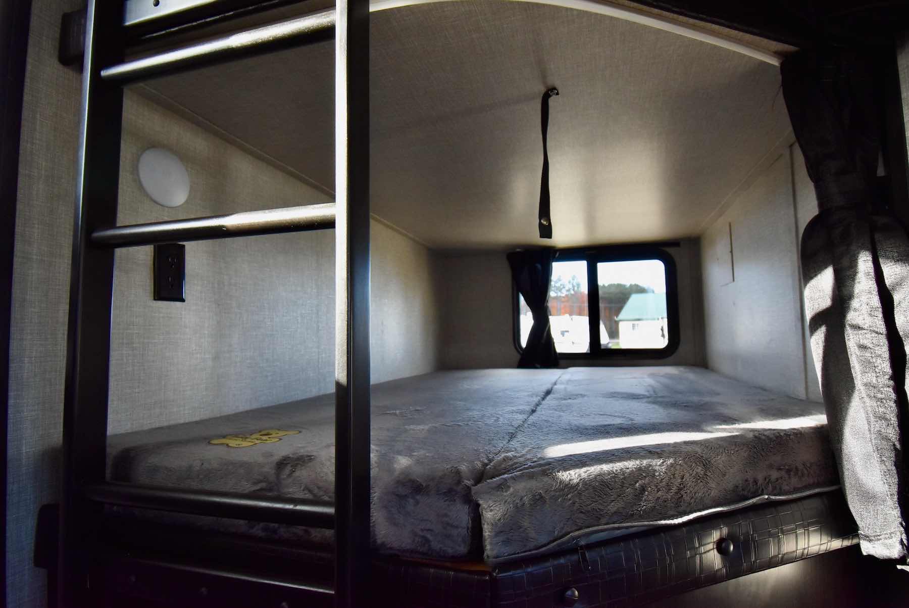 2022-Jayco-Jay-Flight-28BHS-07L8177-42