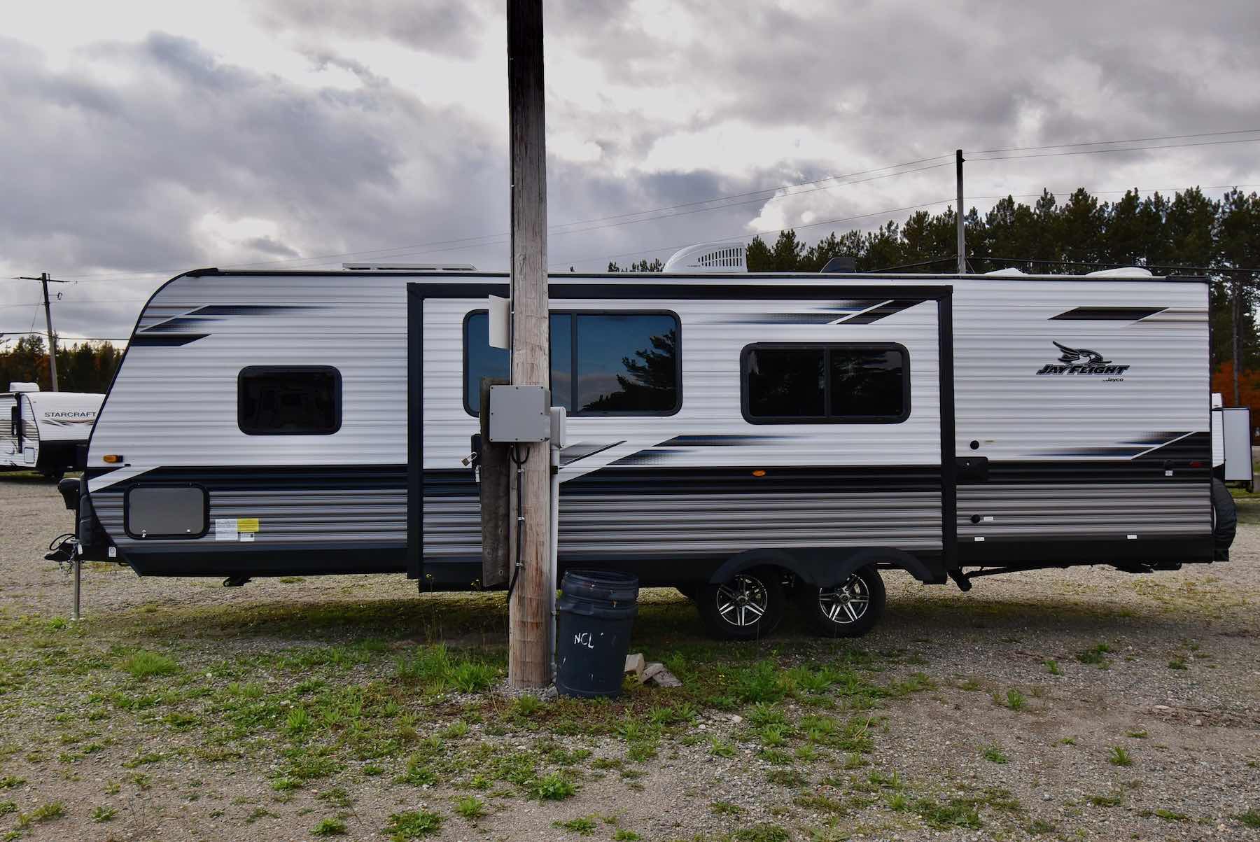 2022-Jayco-Jay-Flight-28BHS-07L8177-76