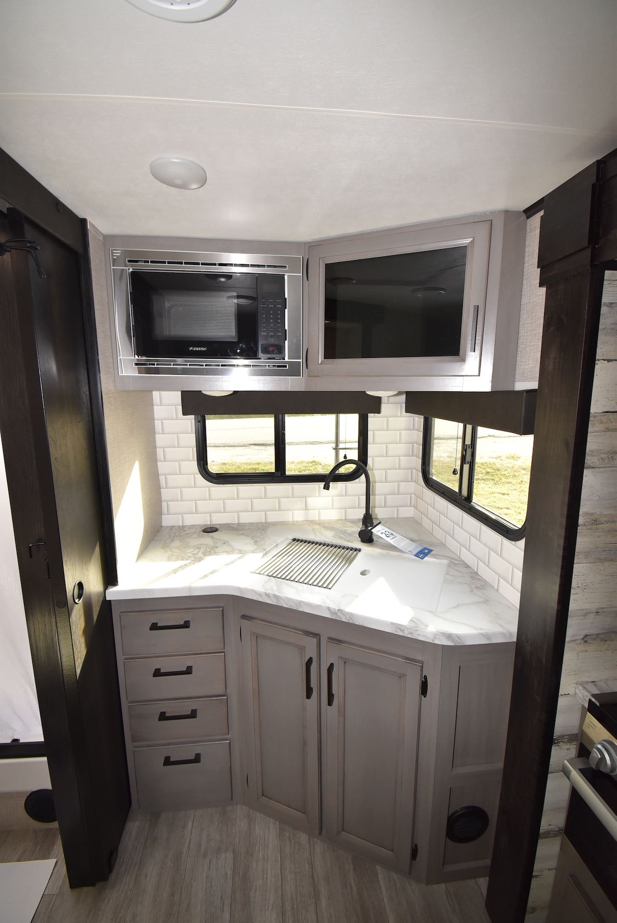 2023-Jayco-Jay-Feather-21MML-07M8346-13