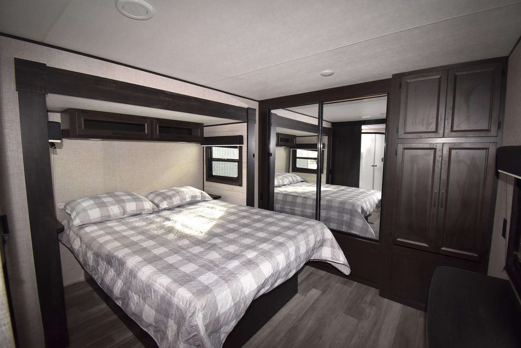 2023-Jayco-Jay-Flight-34RLOK-07M8396-39