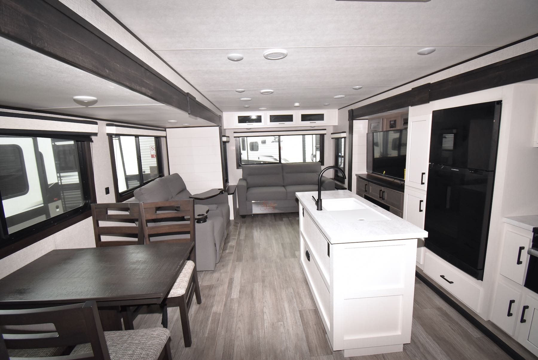 NEW 2024 Jayco Jay Flight 334RTS Christie's RV