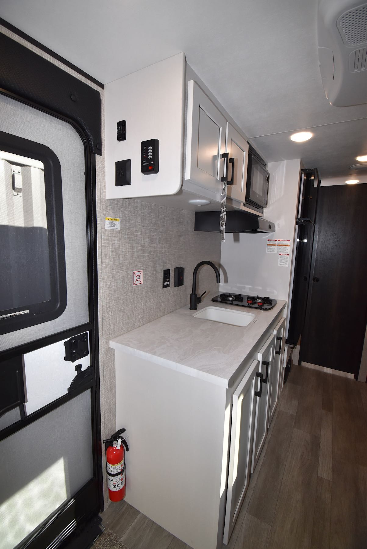 2024-Jayco-Jay-Flight-SLX-174BH-07N8517-12