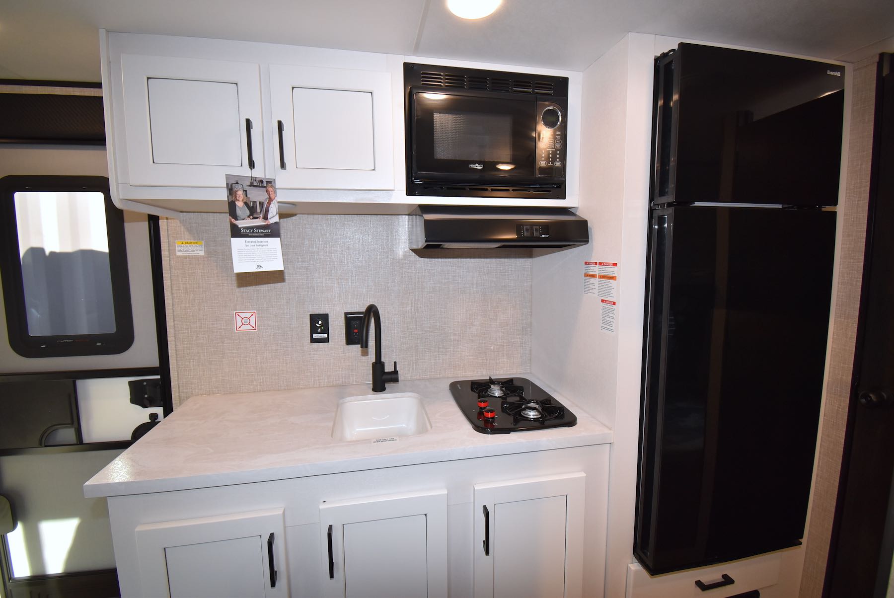 2024-Jayco-Jay-Flight-SLX-174BH-07N8517-6