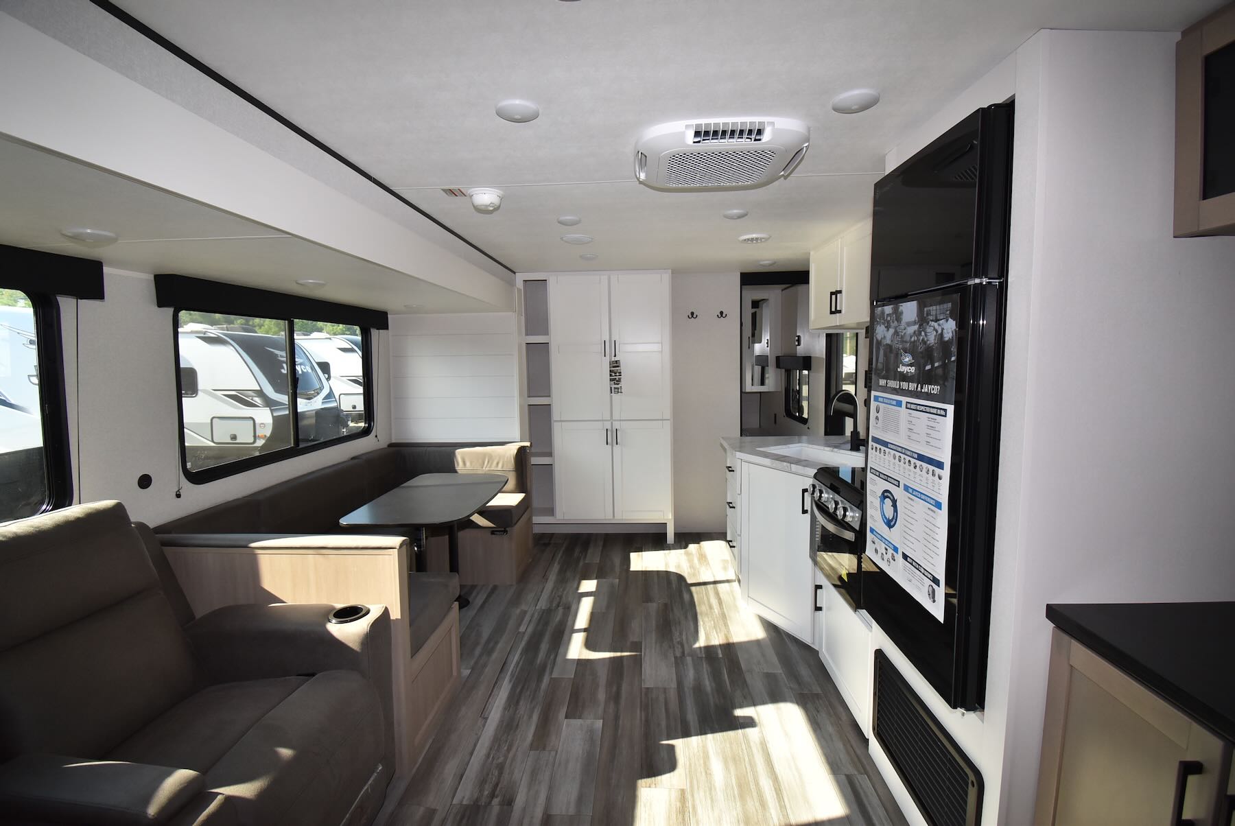 2026-Jayco-Jay-Flight-SLX-284BHS-07P8796-4