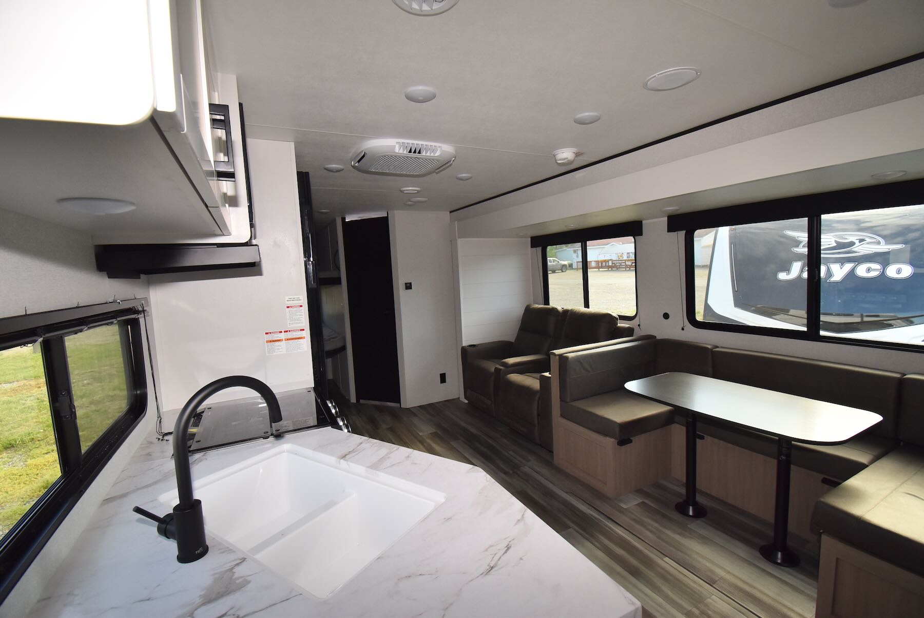 2026-Jayco-Jay-Flight-SLX-284BHS-07P8796-44