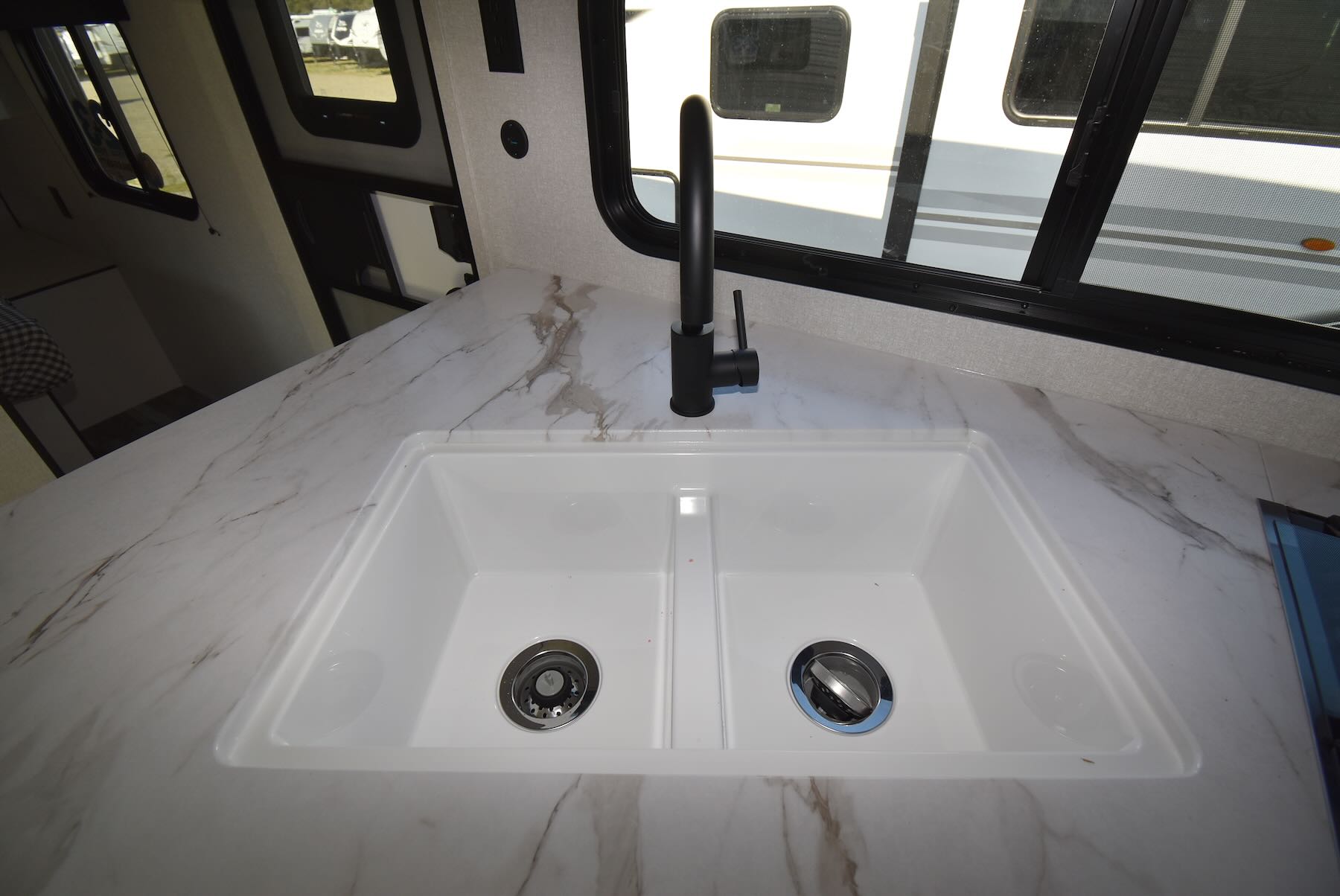 2026-Jayco-Jay-Flight-SLX-284BHS-07P8796-6