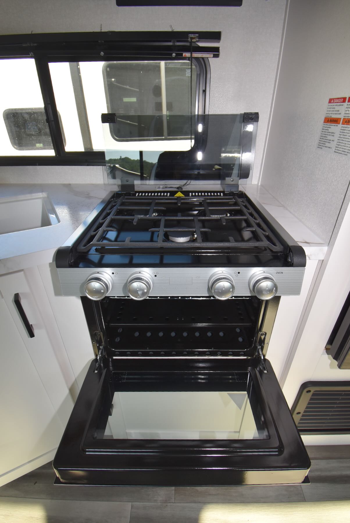 2026-Jayco-Jay-Flight-SLX-284BHS-07P8796-9