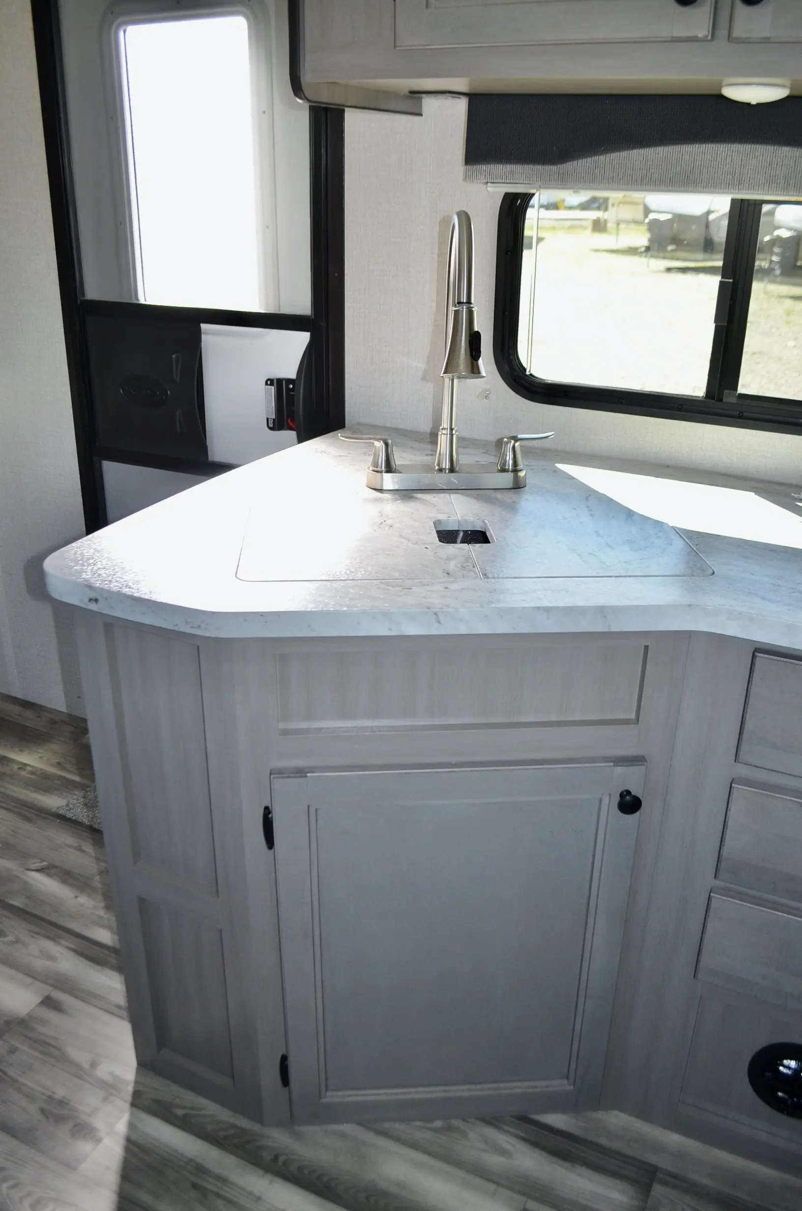 2022-Starcraft-Super-Lite-261BH-07K8184-16